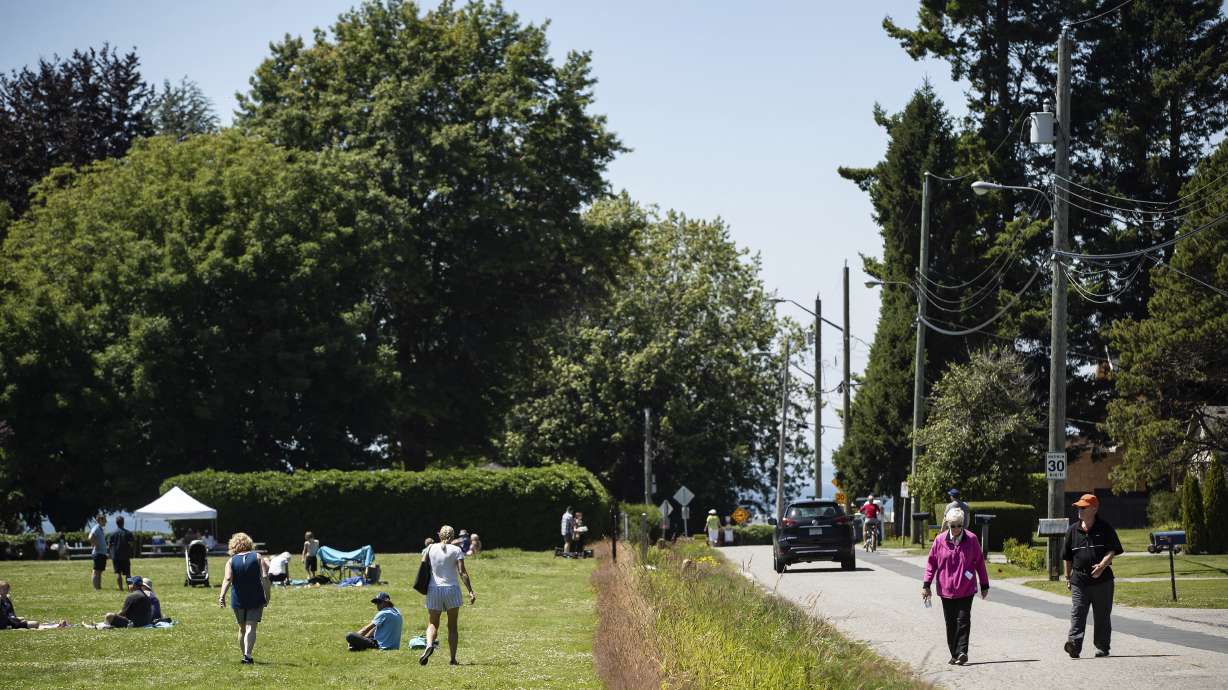 Canada U.S border restrictions extended to at least Sept.