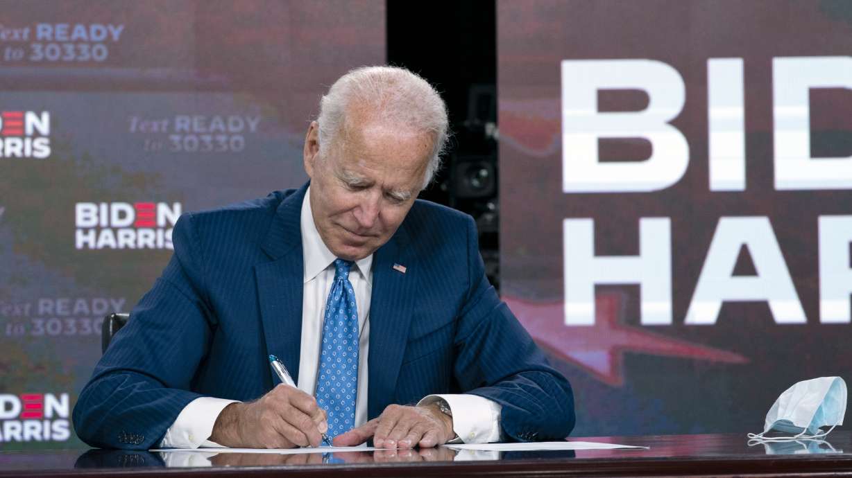 Major US postal workers union endorses Biden for president