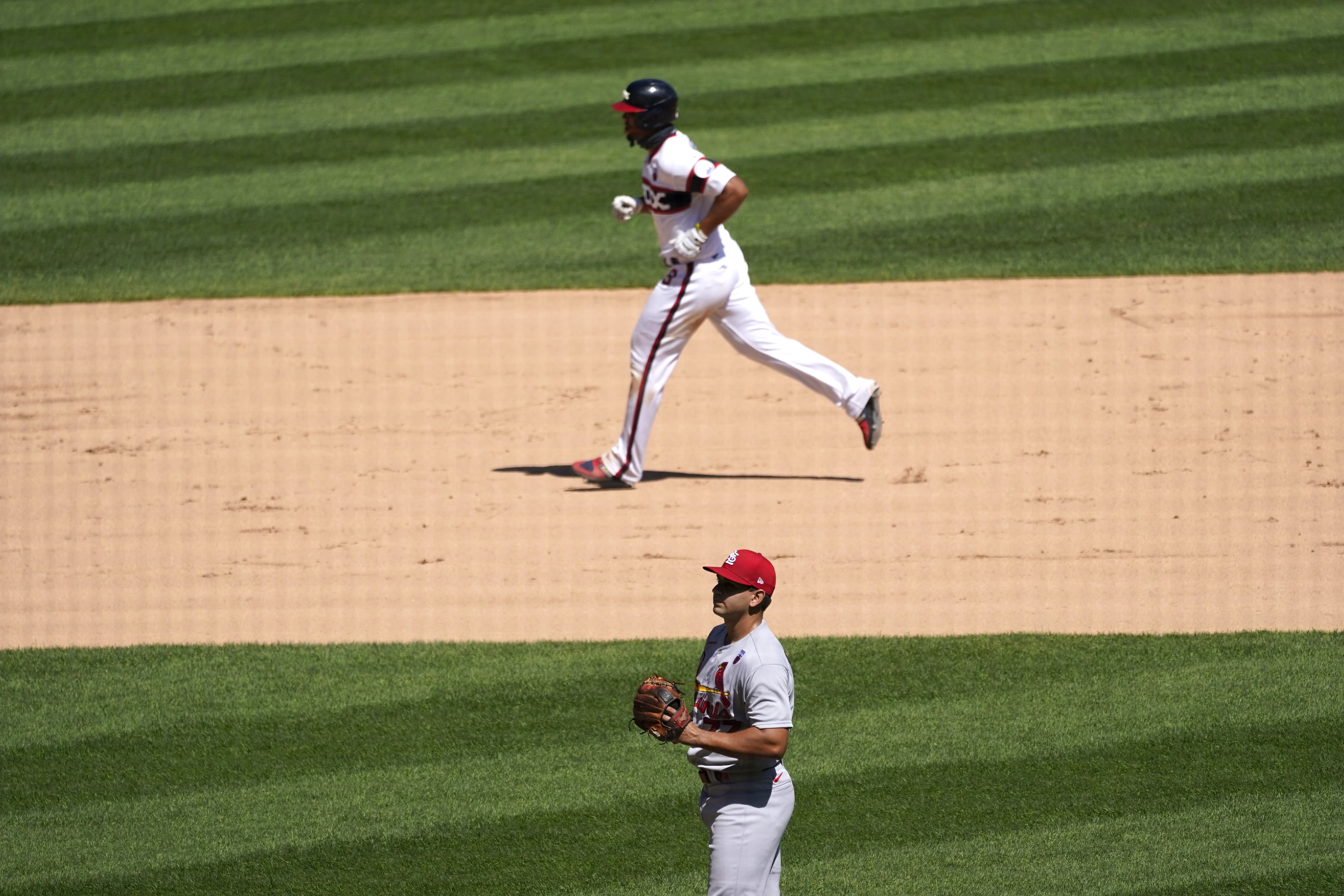 White Sox hit 4 straight HRs vs Cardinals reliever in debut