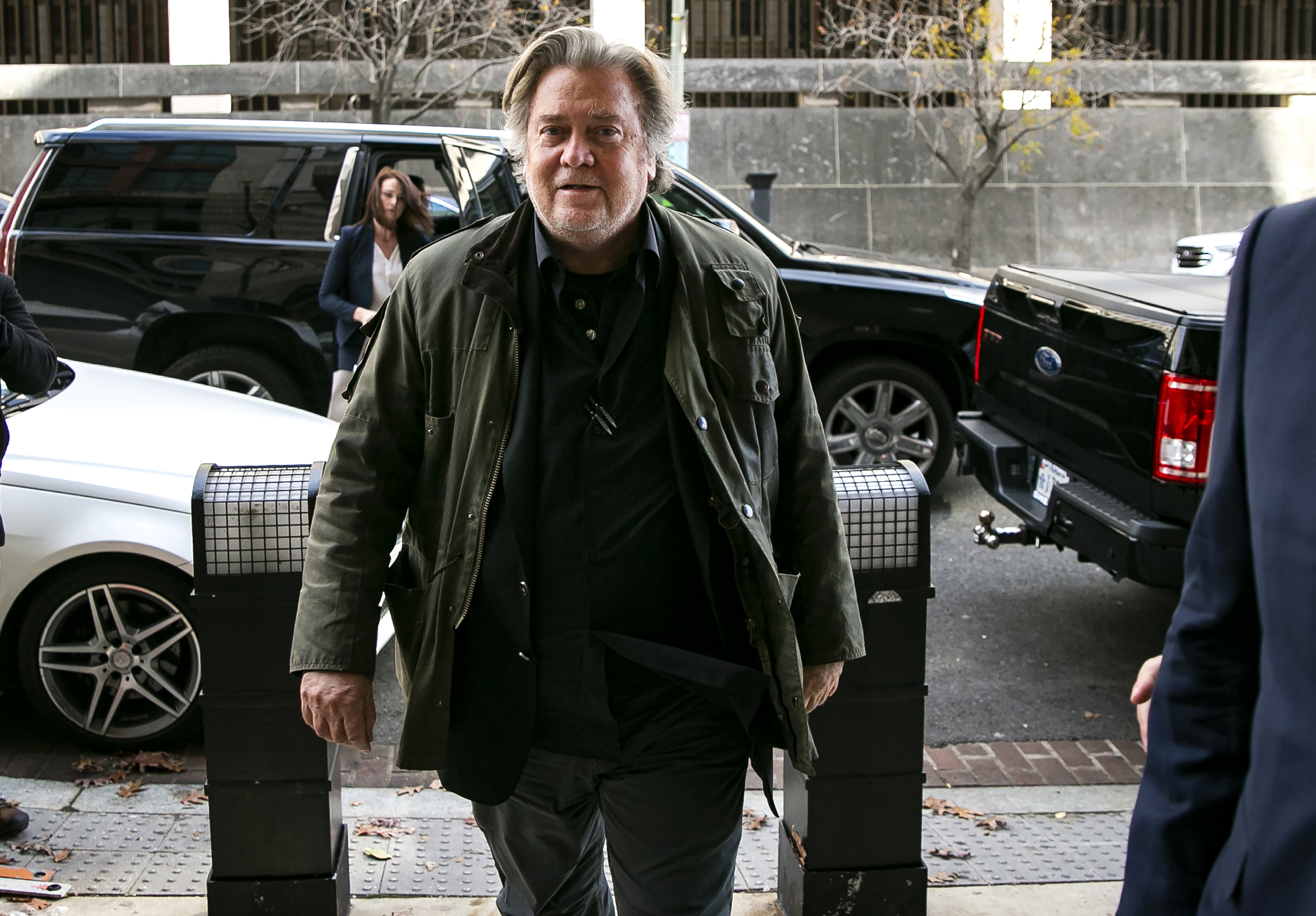 Ex-Trump aide Bannon pleads not guilty in border wall scheme