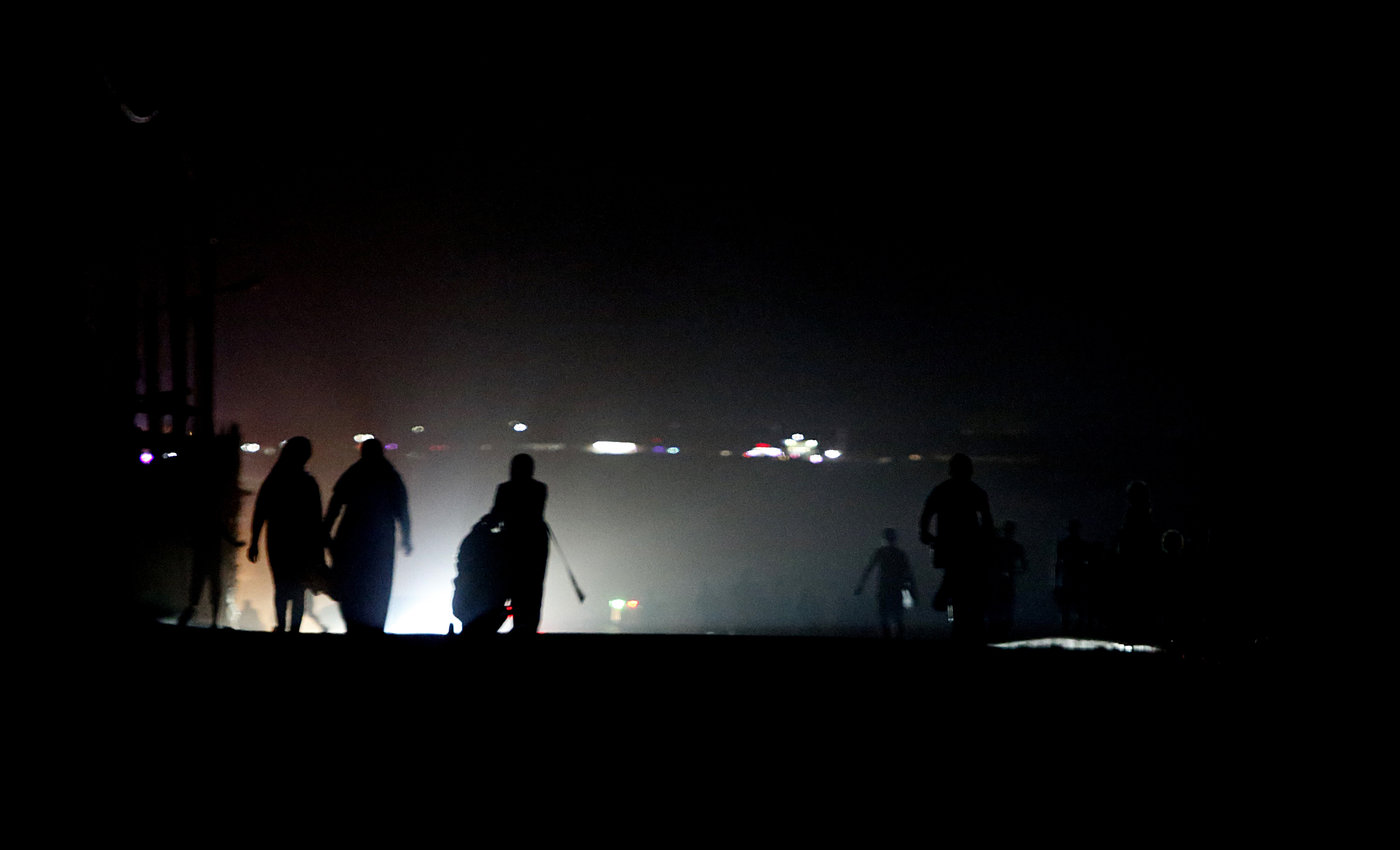 Gaza militants fire 12 rockets, Israel strikes Hamas targets