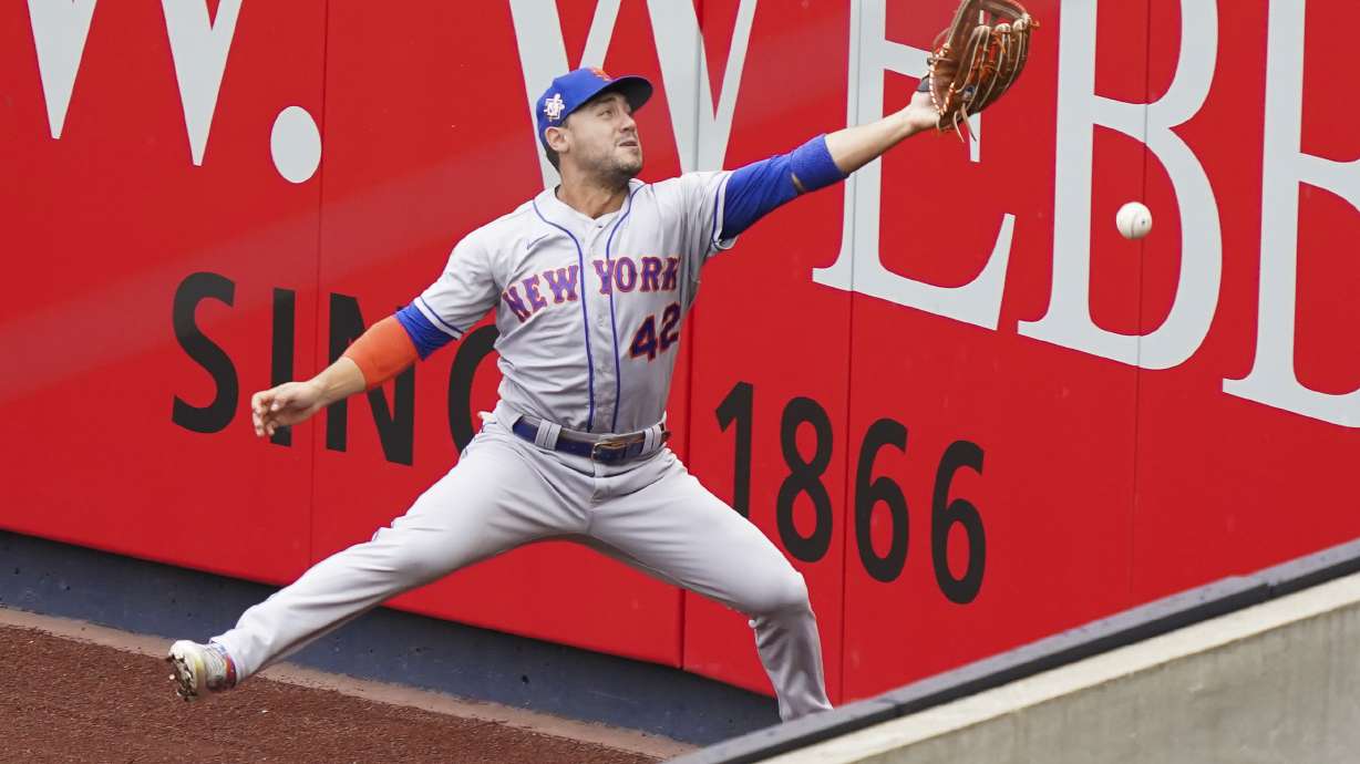 Yankees edge Mets 2-1 to avert longest slide in 25 years