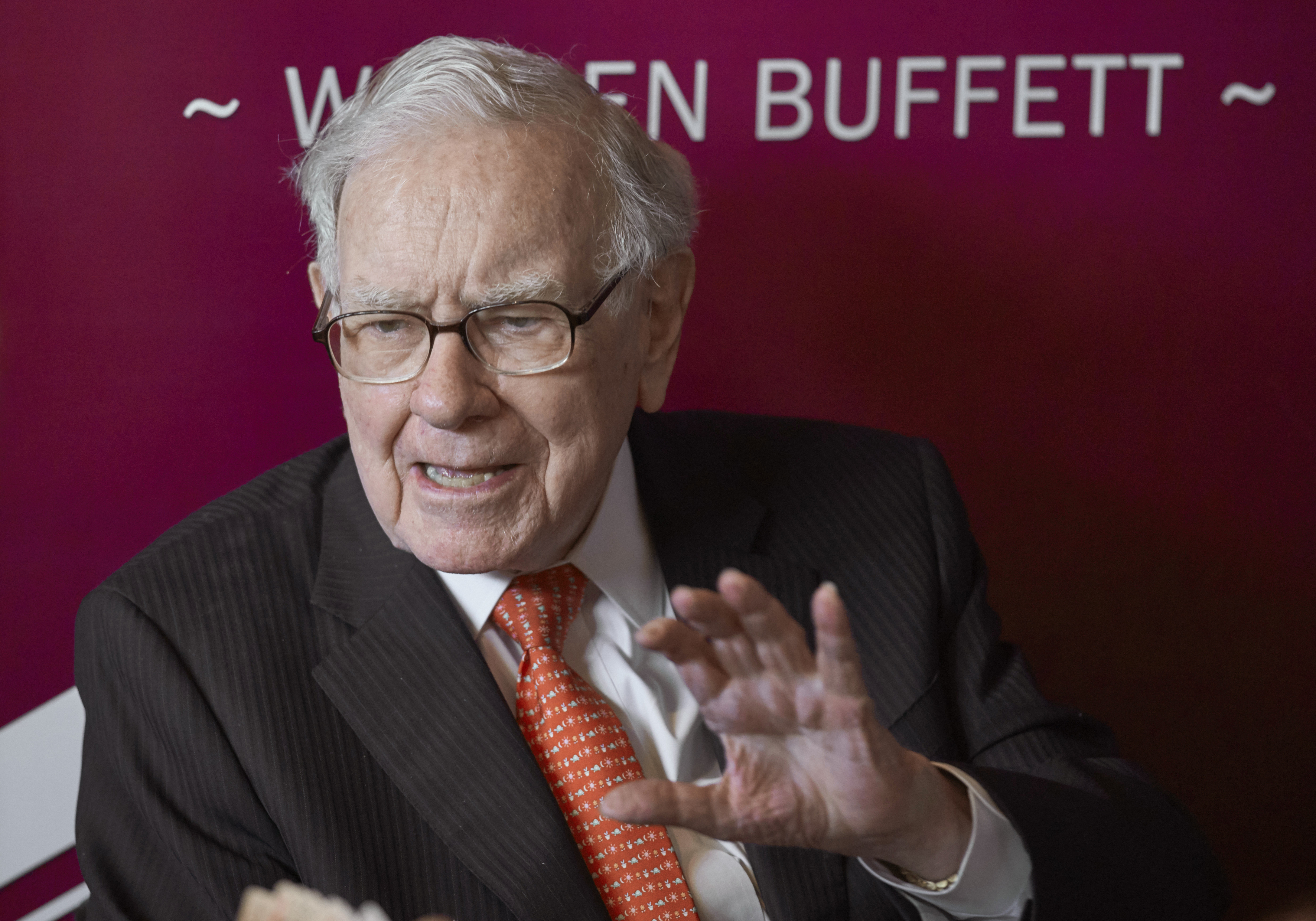 Berkshire Hathaway takes stakes in Japanese trading houses