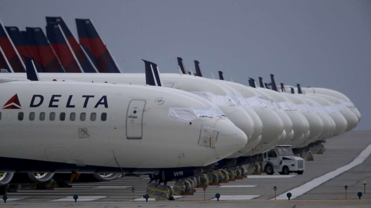 Delta, American join United in dropping most US change fees