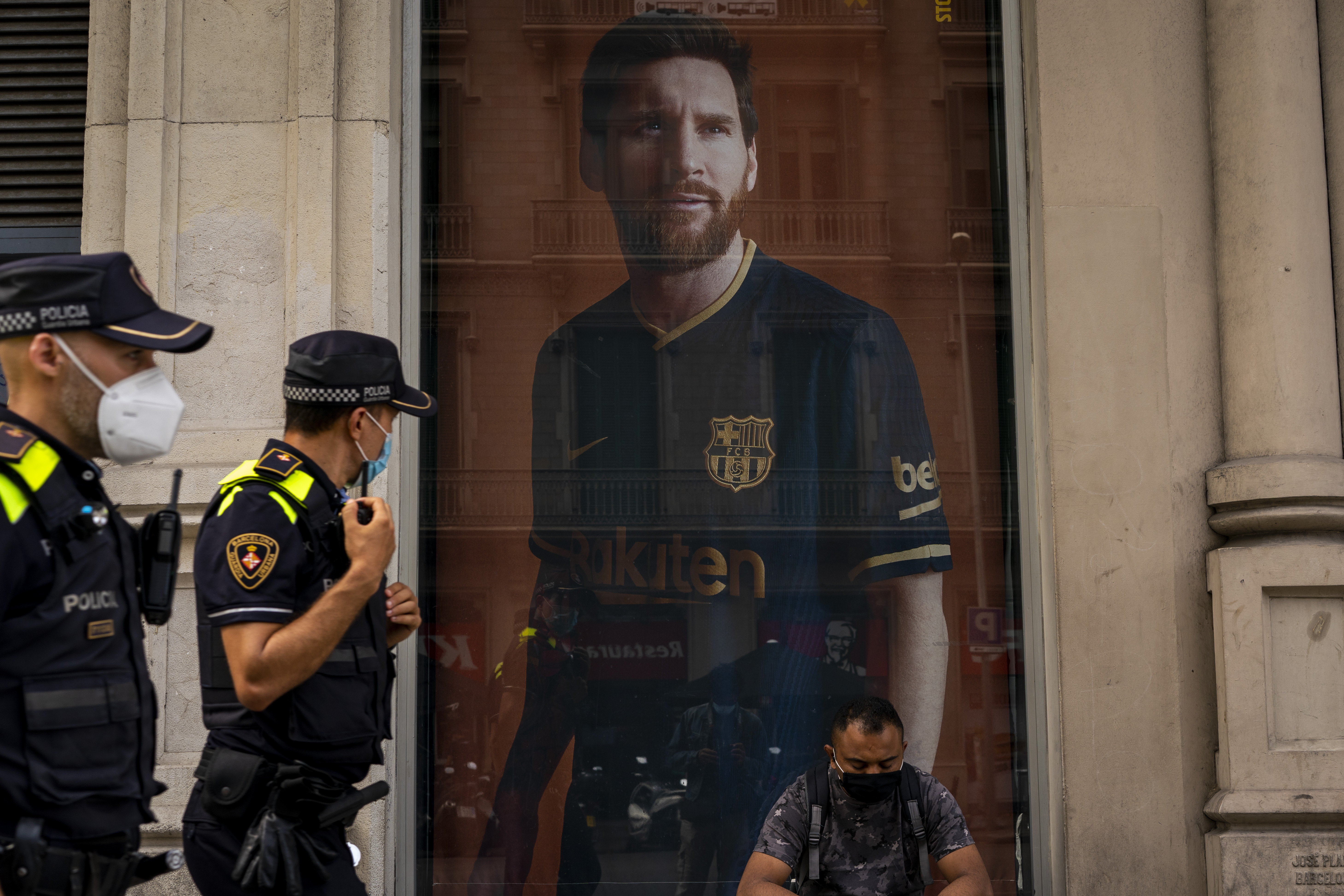 Staying with Barcelona not completely ruled out by Messi