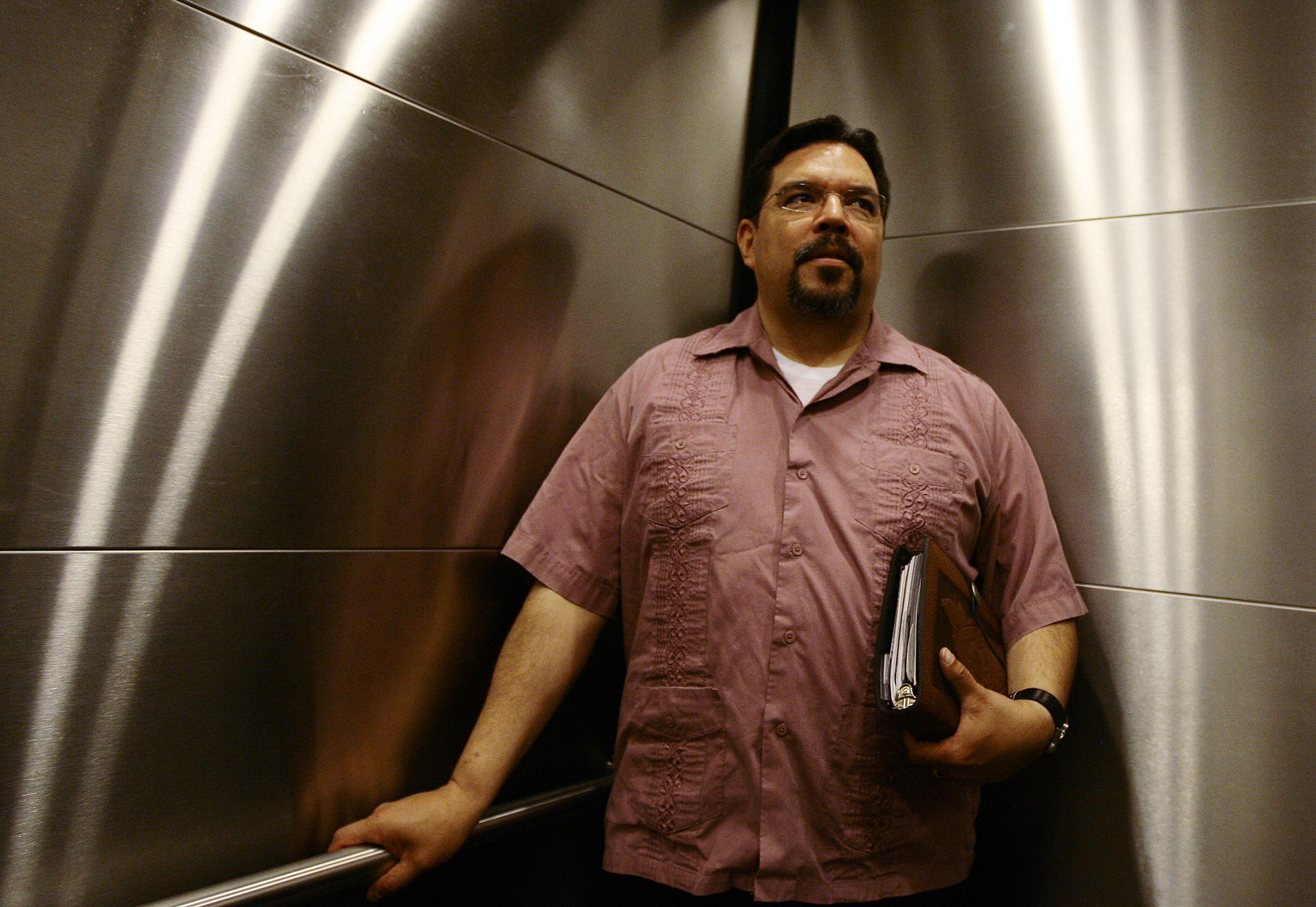 Michael Clara, a Salt Lake City council candidate, talks about his campaign during a meeting in Salt Lake City Wednesday, August 10, 2011.  (Brian Nicholson, El Observador de Utah)