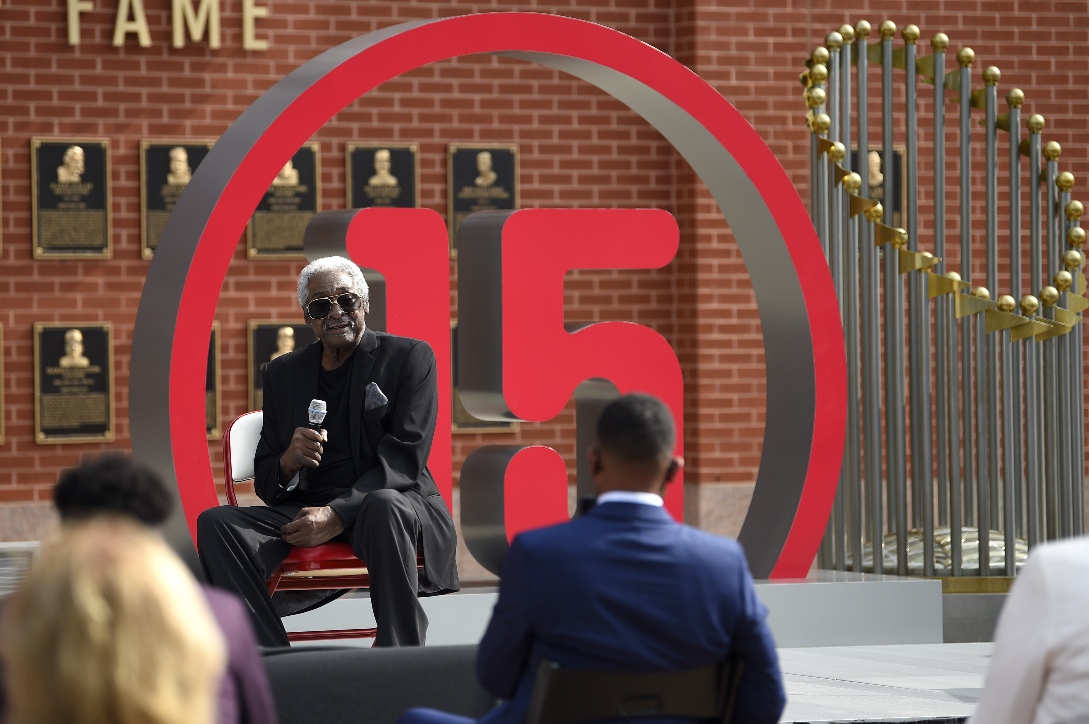 Phillies retire Dick Allen's No. 15 in moving ceremony