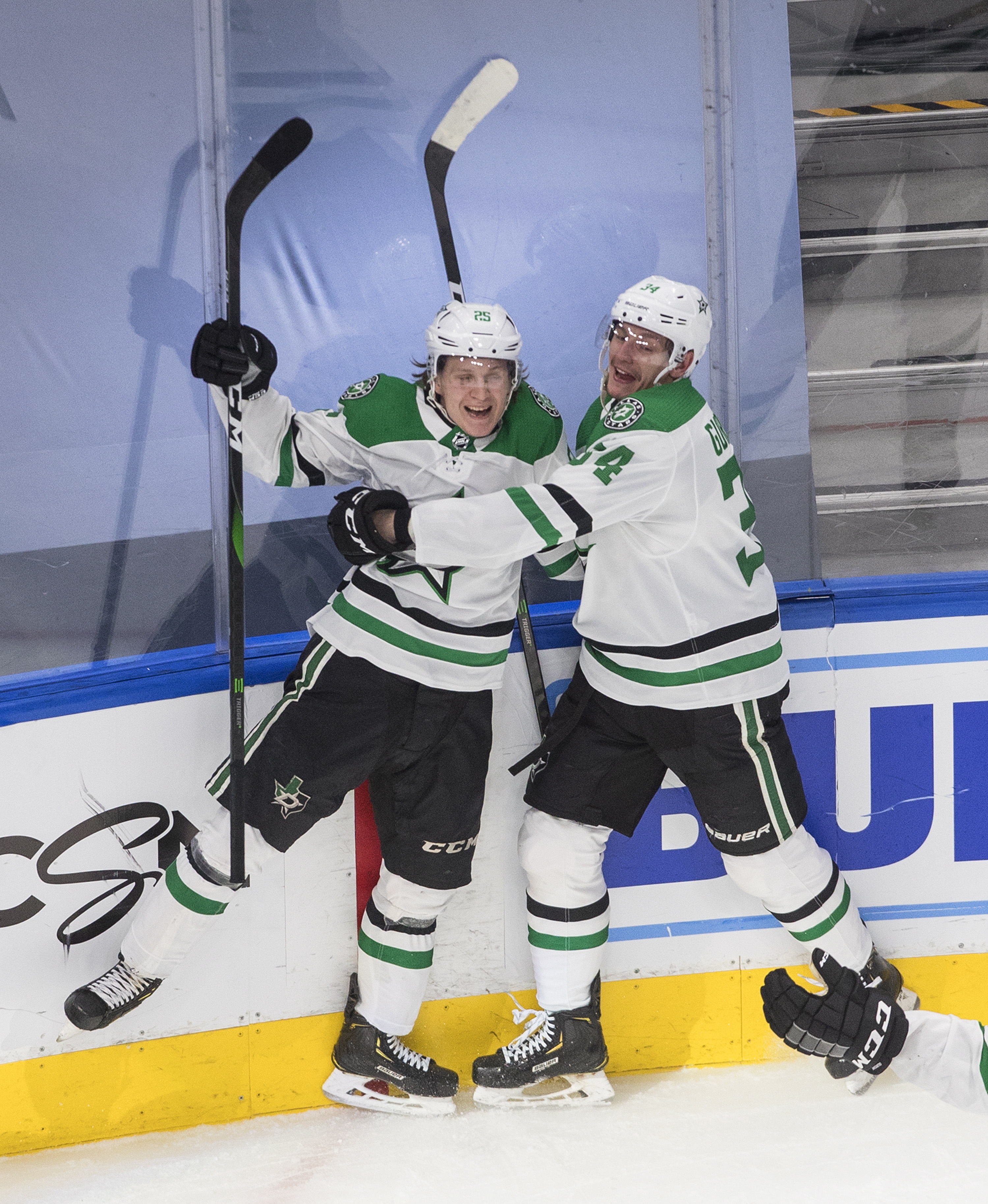 Kiviranta lifts Stars past Avs in Game 7 OT thriller