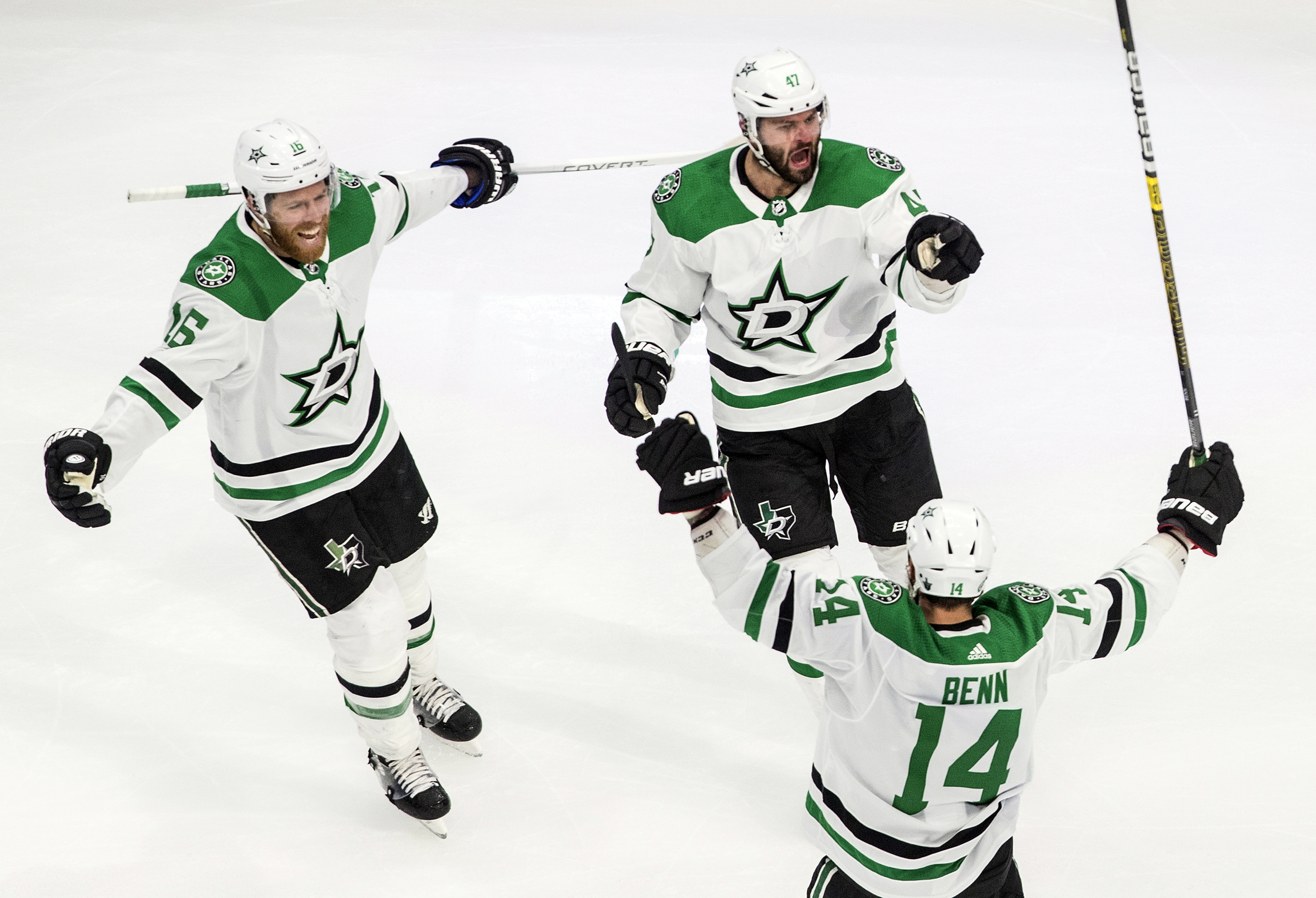 Stars captain Benn finally past 2nd round into West final