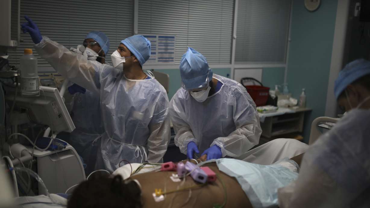 COVID beds fill up as virus pressure builds in Marseille