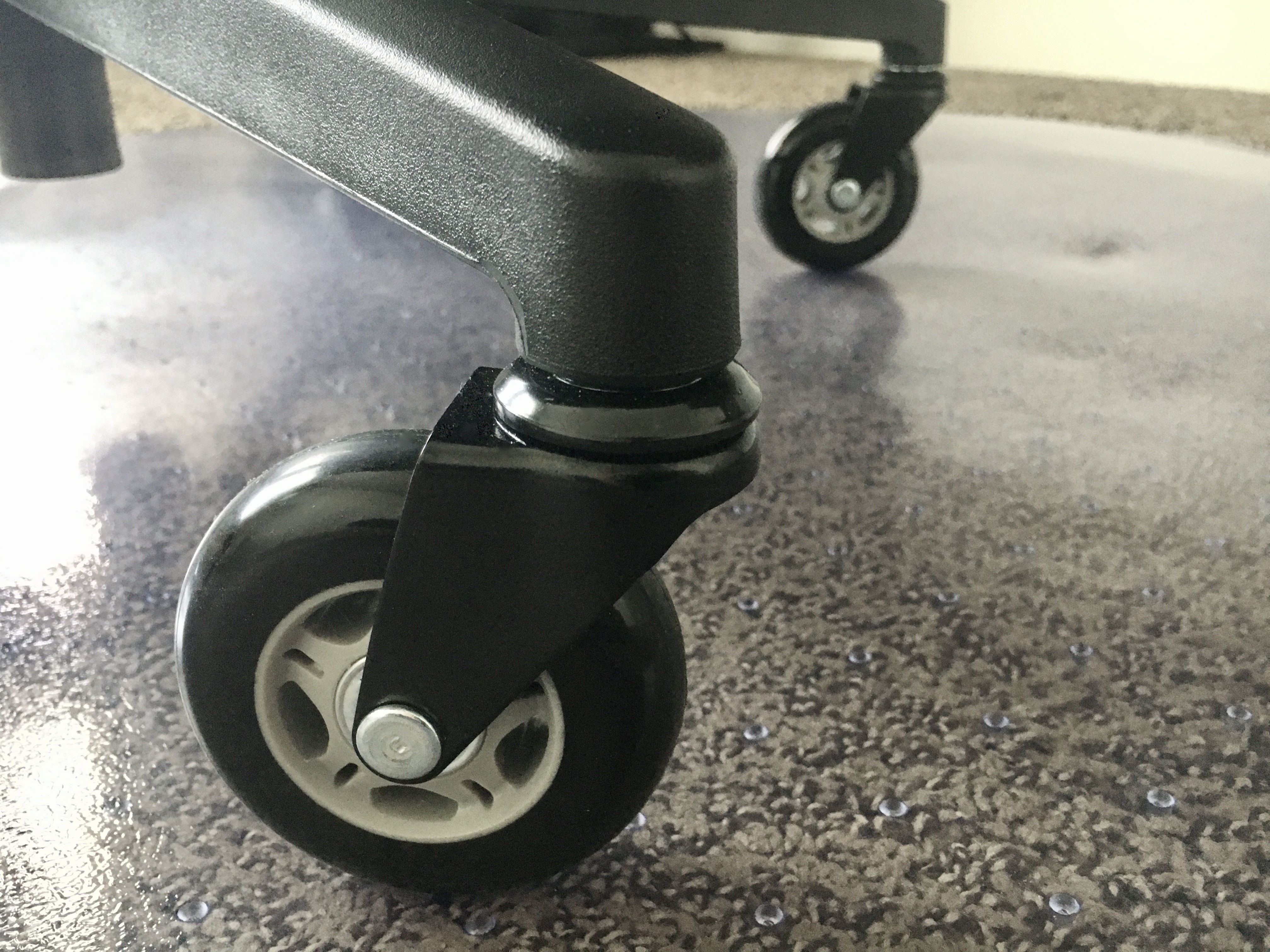 Lifelong wheels glide along the floor and maneuver like a dream thanks to polyurethane construction and precision ball bearings.