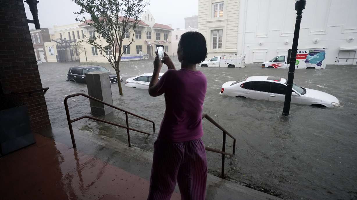 At least 1 dead, hundreds rescued after Hurricane Sally