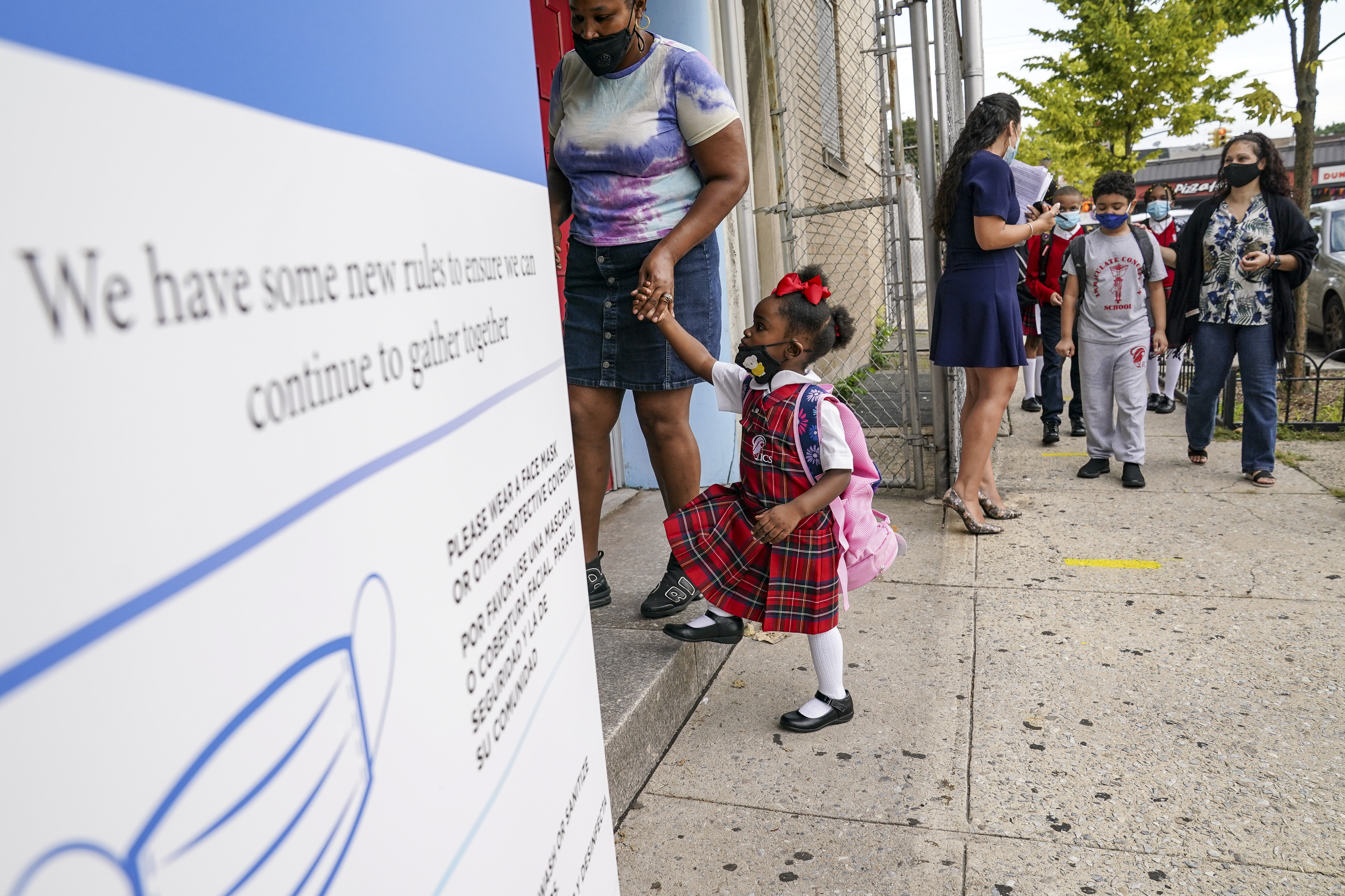 NYC again delays in-person learning for most students