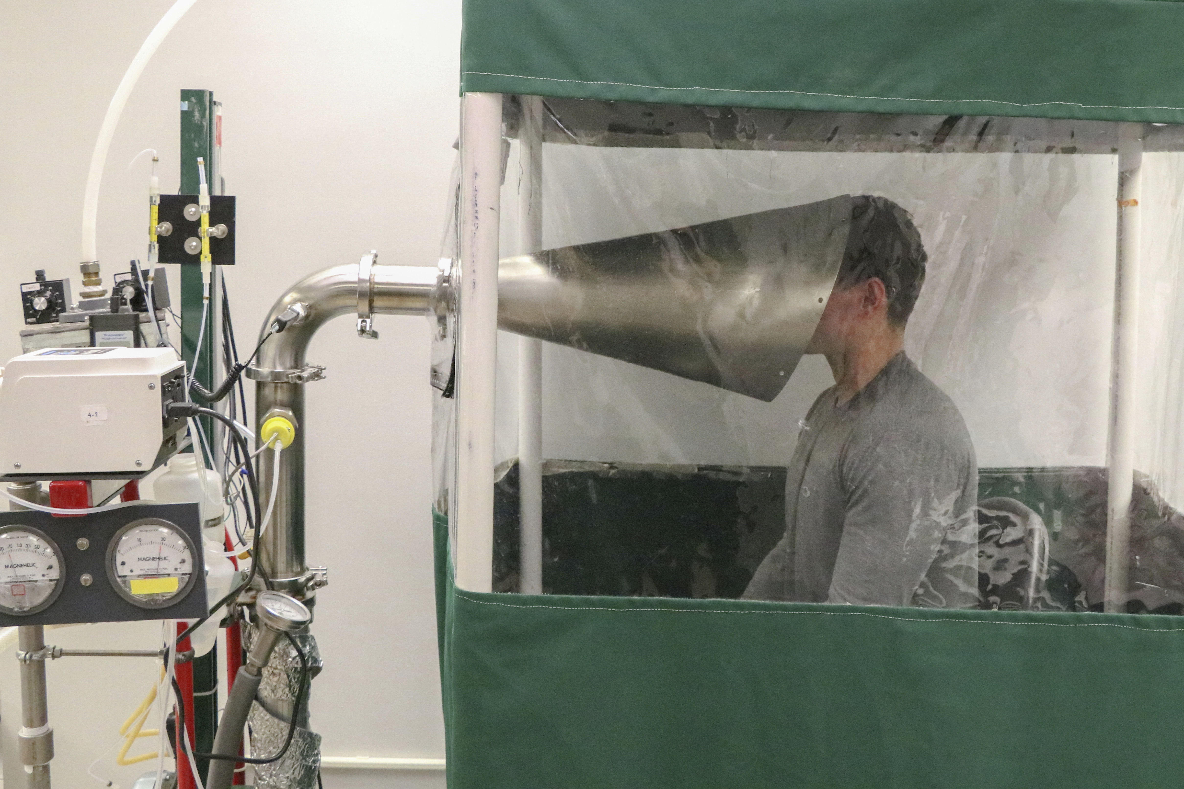 Tiny airborne particles may pose a big coronavirus problem