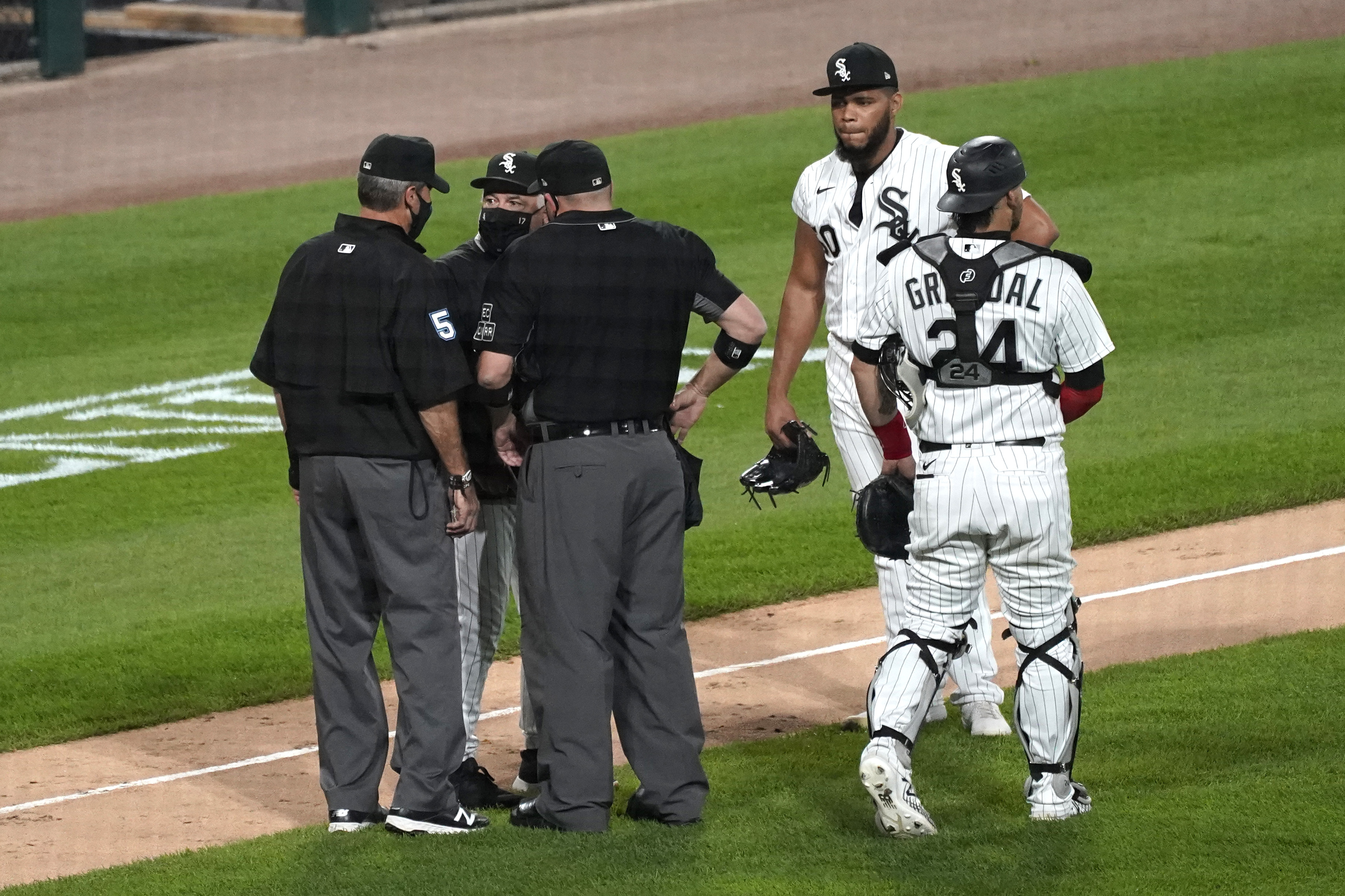 White Sox P Cordero suspended 3 games for hitting Contreras