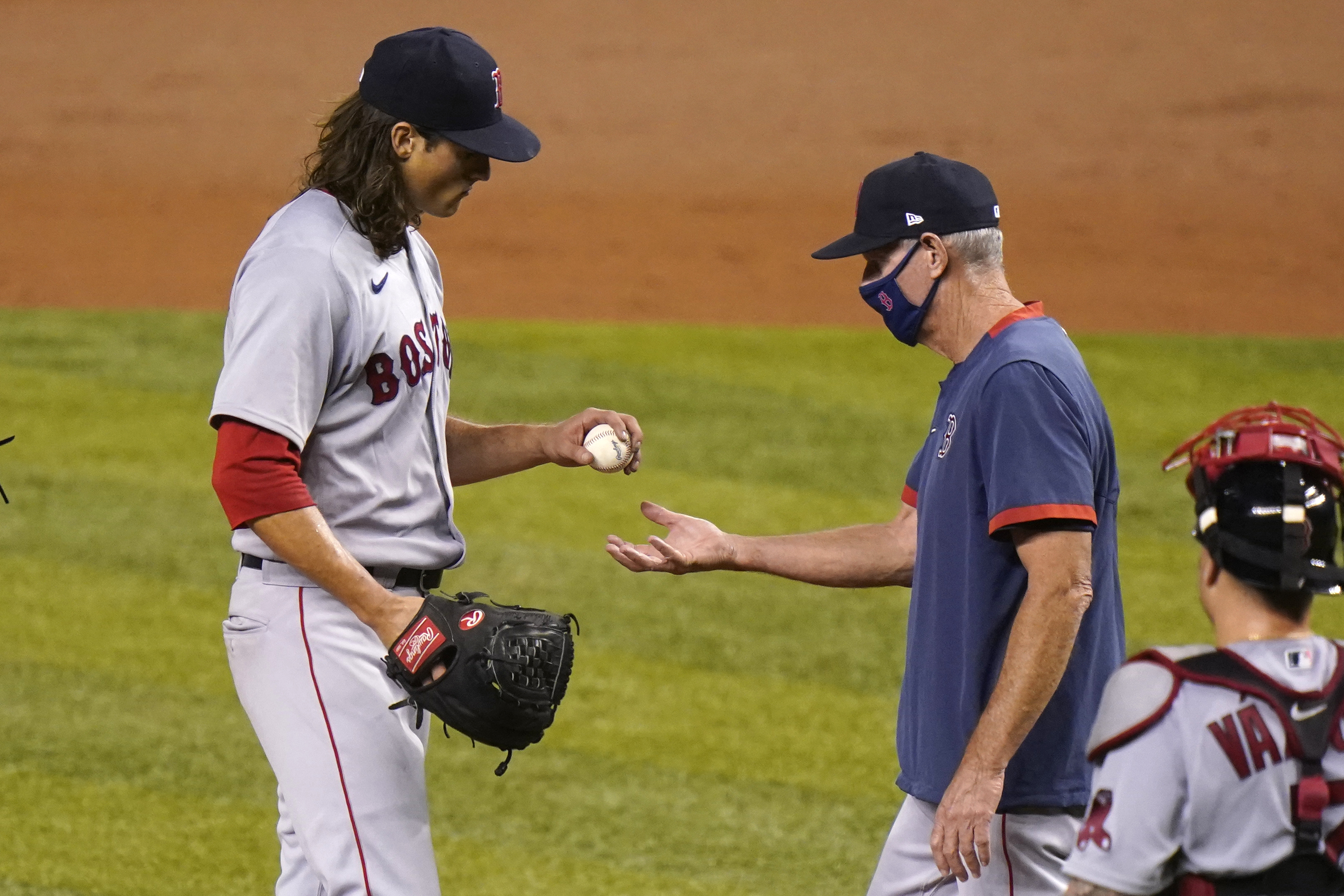 Roenicke fired by Red Sox after 1 pandemic-shortened season