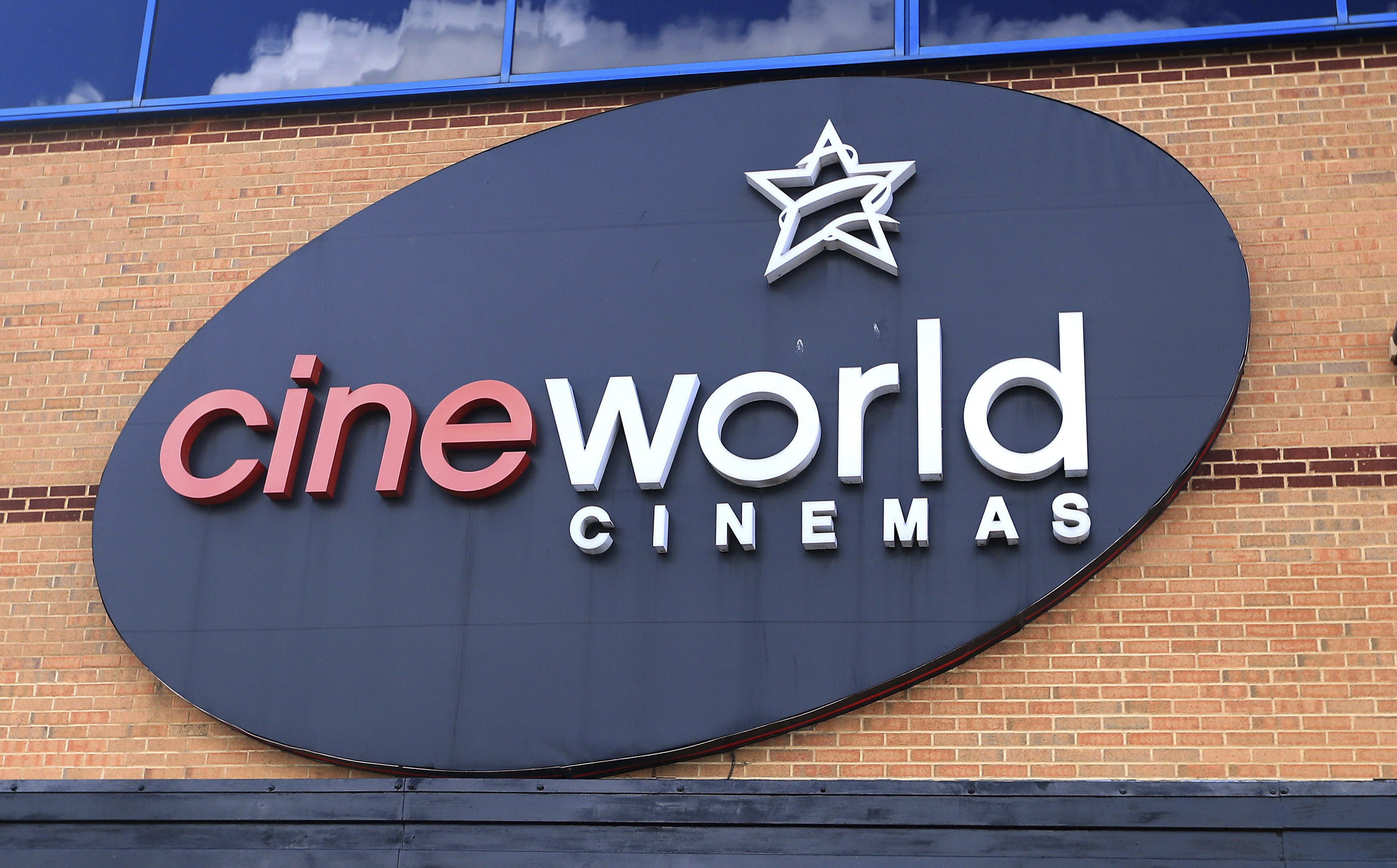 Hundreds of Regal, Cineworld movie theaters to close