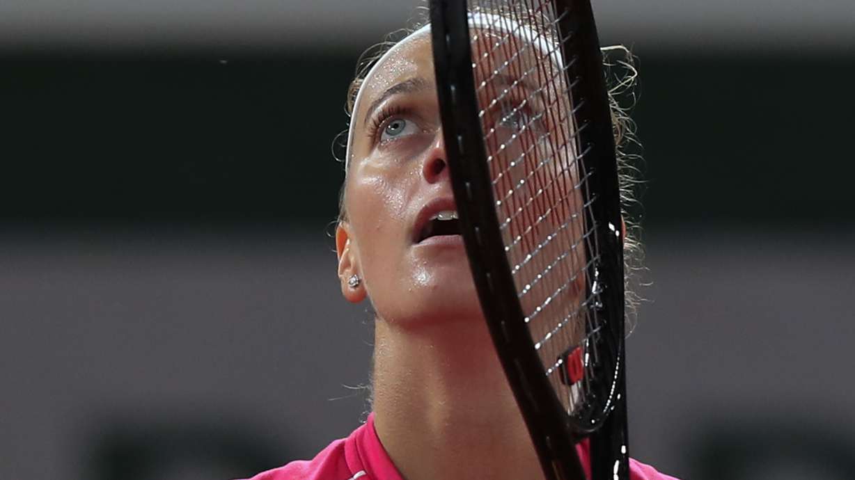 Coach? Motivator? Kenin's dad moves, Paris match changes