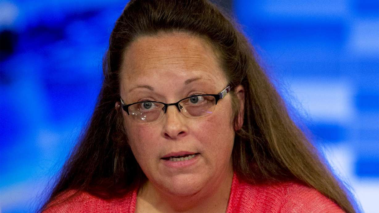 FILE PHOTO: Kentucky county clerk Kim Davis speaks during an interview on Fox News Channel's 'The Kelly File' in New York September 23, 2015. REUTERS/Brendan McDermid