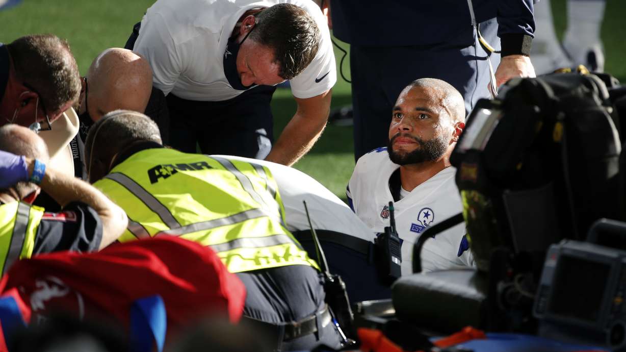 Prescott has gruesome injury, Cowboys rally to beat Giants