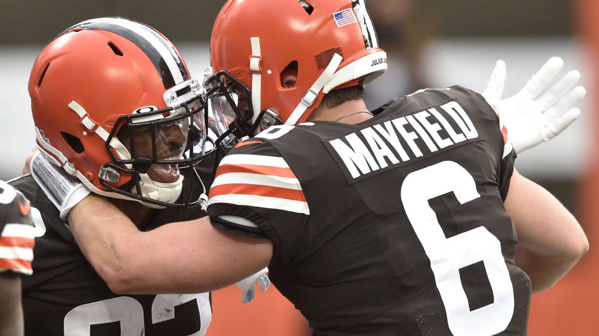 Mayfield throws 2 TDs, Browns hold off Colts to move to 4-1