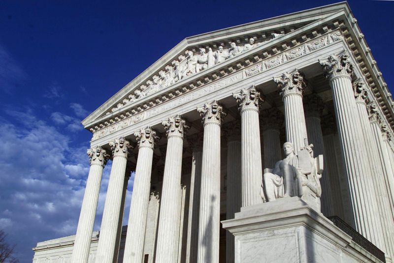 FILE PHOTO: The exterior of the Supreme Court building in Washington, D.C.. REUTERS/Brendan McDermid