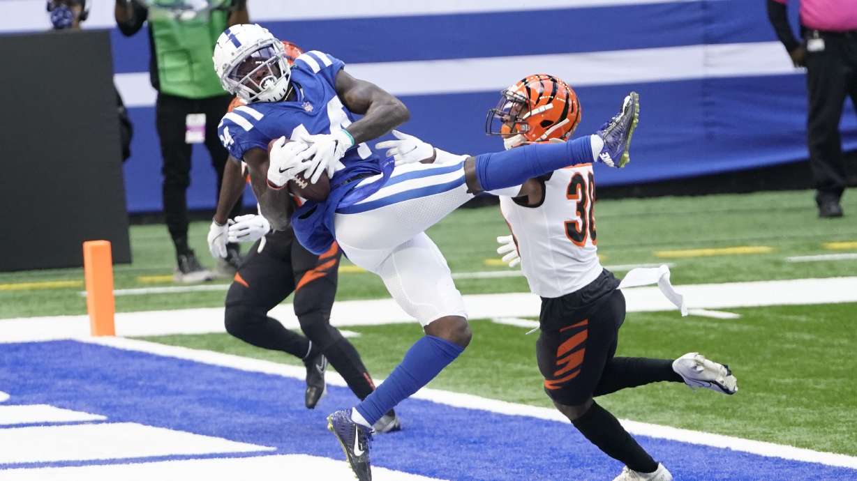 Rivers throw 3 TD passes as Colts rally past Bengals 31-27