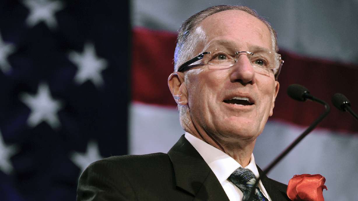 Mike 'Doc' Emrick, beloved voice of hockey in US, retires