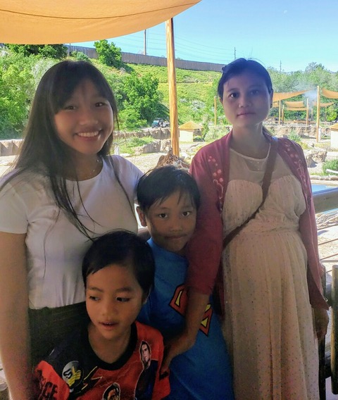 Shamu Nar (far left), siblings Ywa Hay Nay and Has Kpaw Say (middle), Naw Lood (Mother on far right).