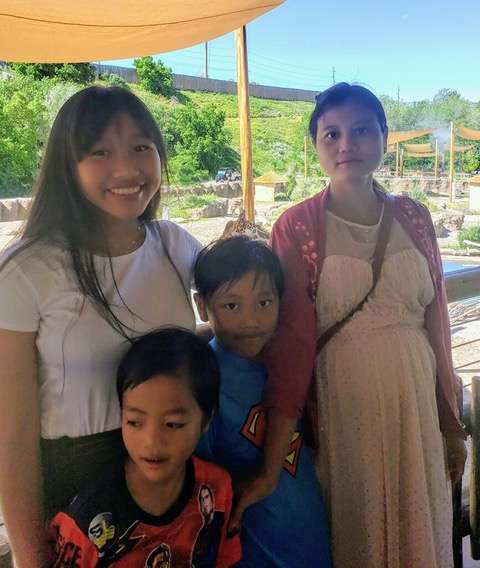 Shamu Nar (far left), siblings Ywa Hay Nay and Has Kpaw Say (middle), Naw Lood (Mother on far right).