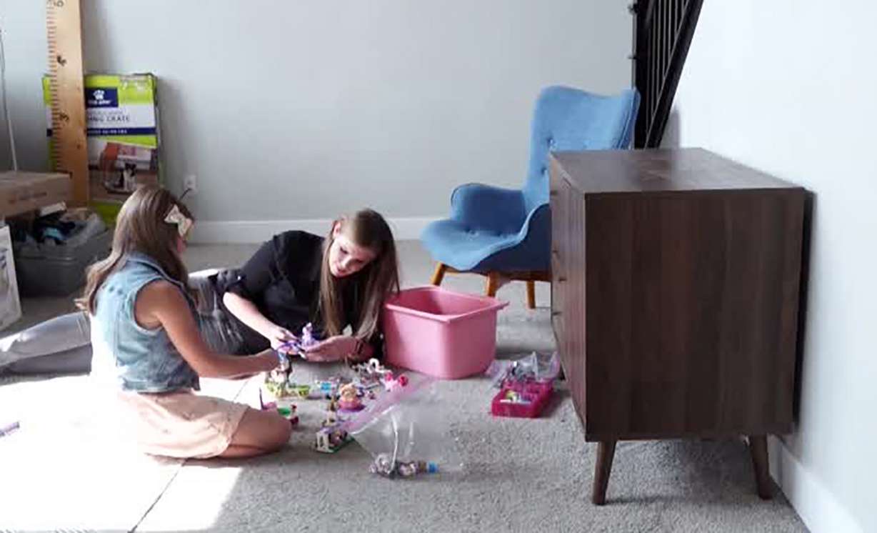 9-year-old Addison Fankhauser and her mother, Amanda Owens.