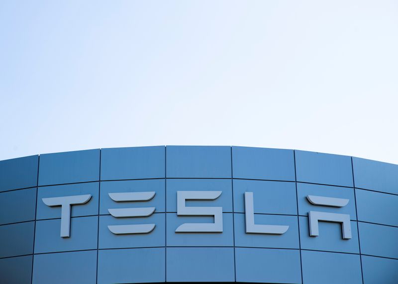 FILE PHOTO: A Tesla service center is shown in Costa Mesa, California, U.S., October 20, 2020.   REUTERS/Mike Blake