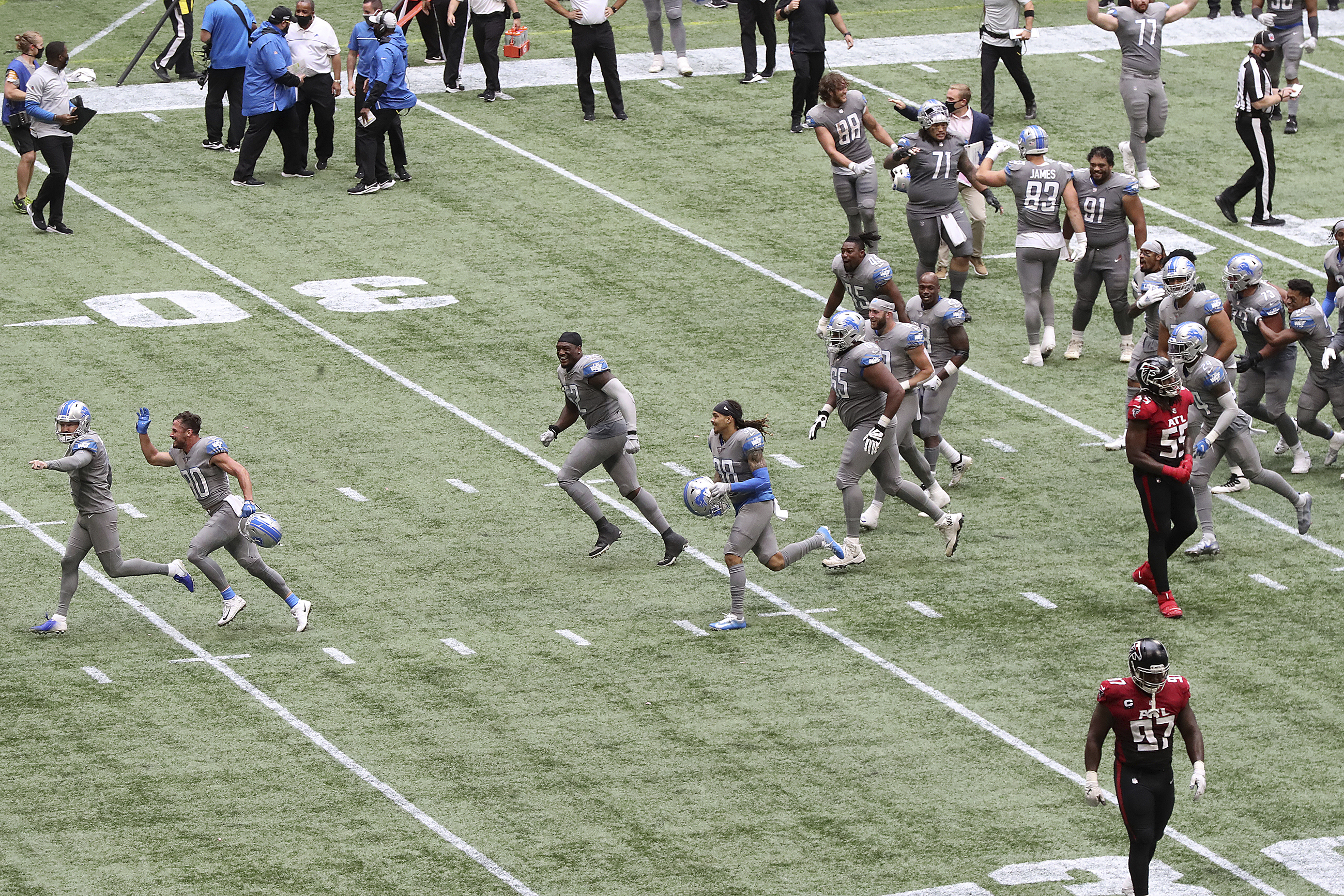 Lions stun Falcons 23-22 after letting Atlanta score late TD