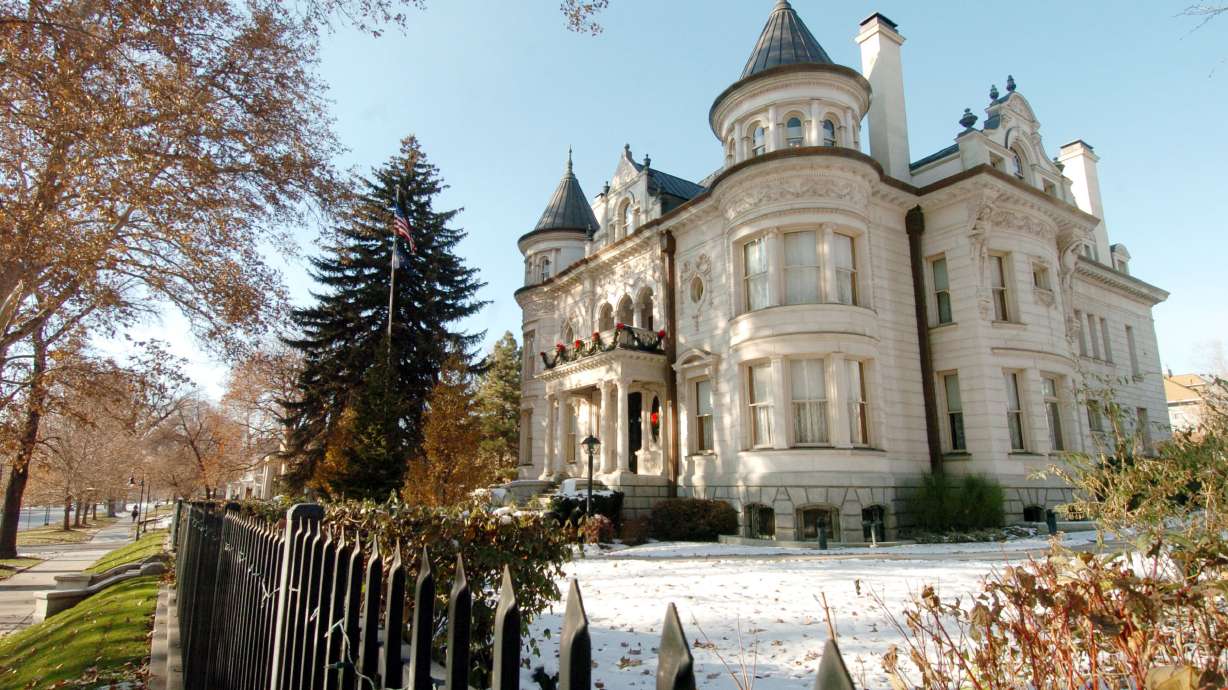 The Utah governor's mansion Thursday December 2, 2004 in Salt Lake City, Utah. Keith Johnson/Deseret Morning News (Submission date: 12/02/2004)