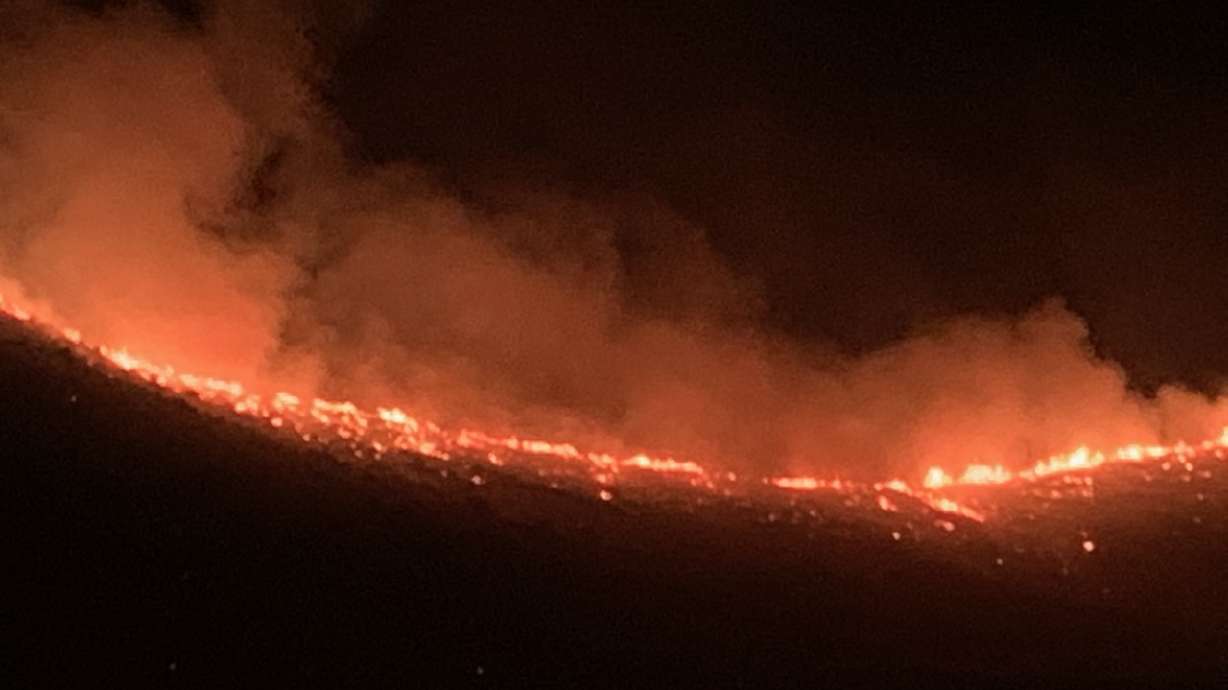 Wildfire updates: Evacuations center opened for Snow Canyon Fire in ...