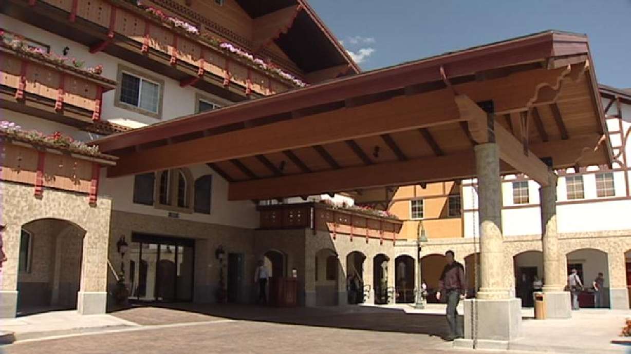 New Resort Hotel Officially Opens in Midway