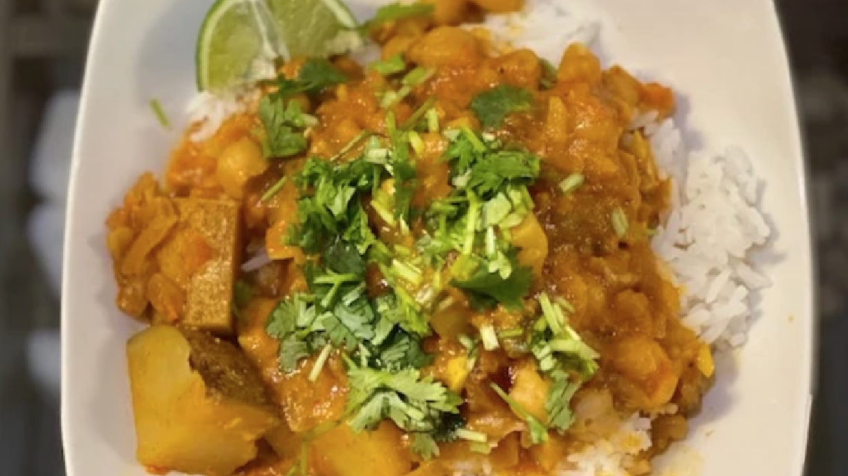 10 ingredients to help stretch your grocery budget (and recipes to use them in)