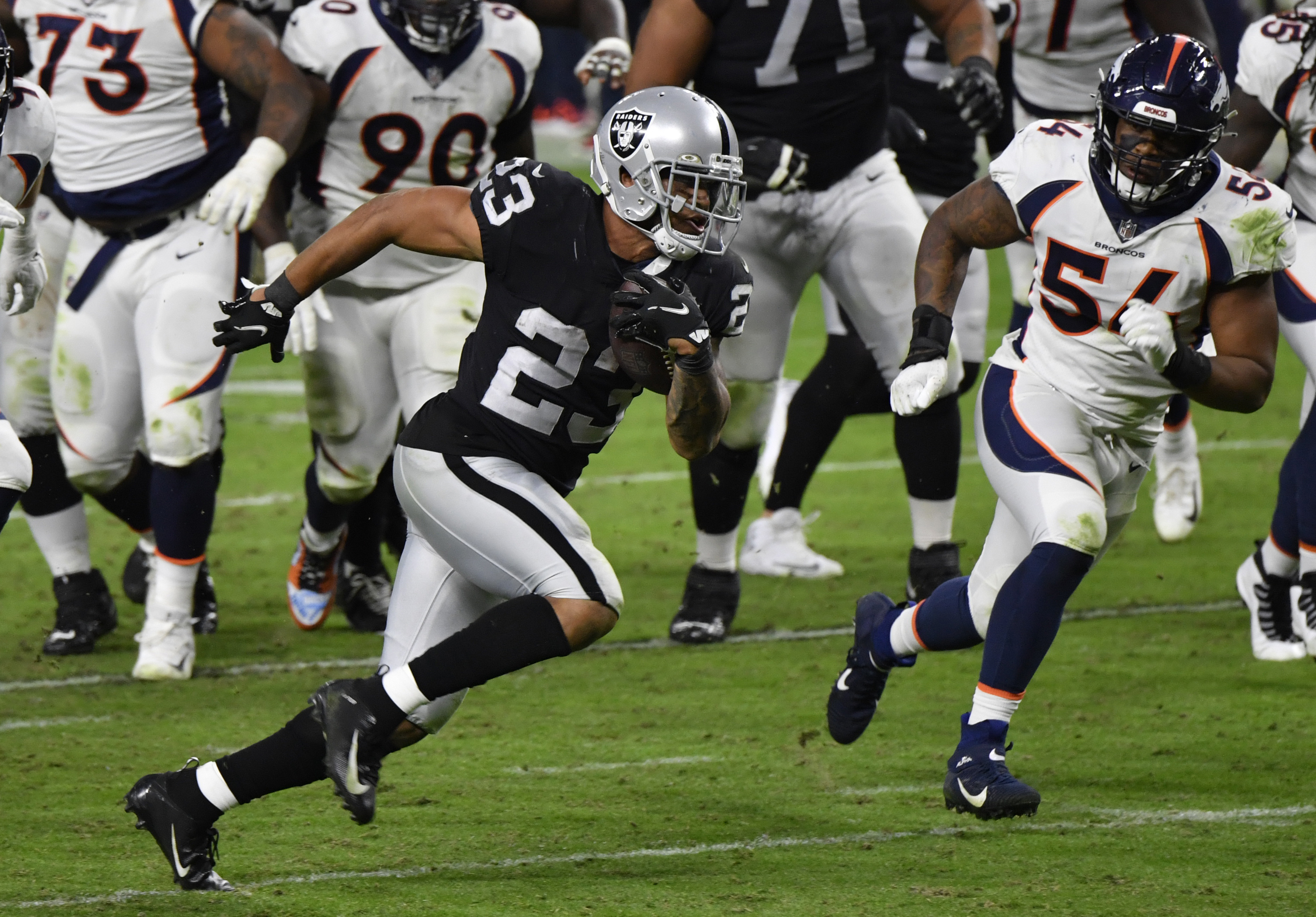 Steelers Score Special Teams TD After Former SUU DB Miles Killebrew Blocks  Punt