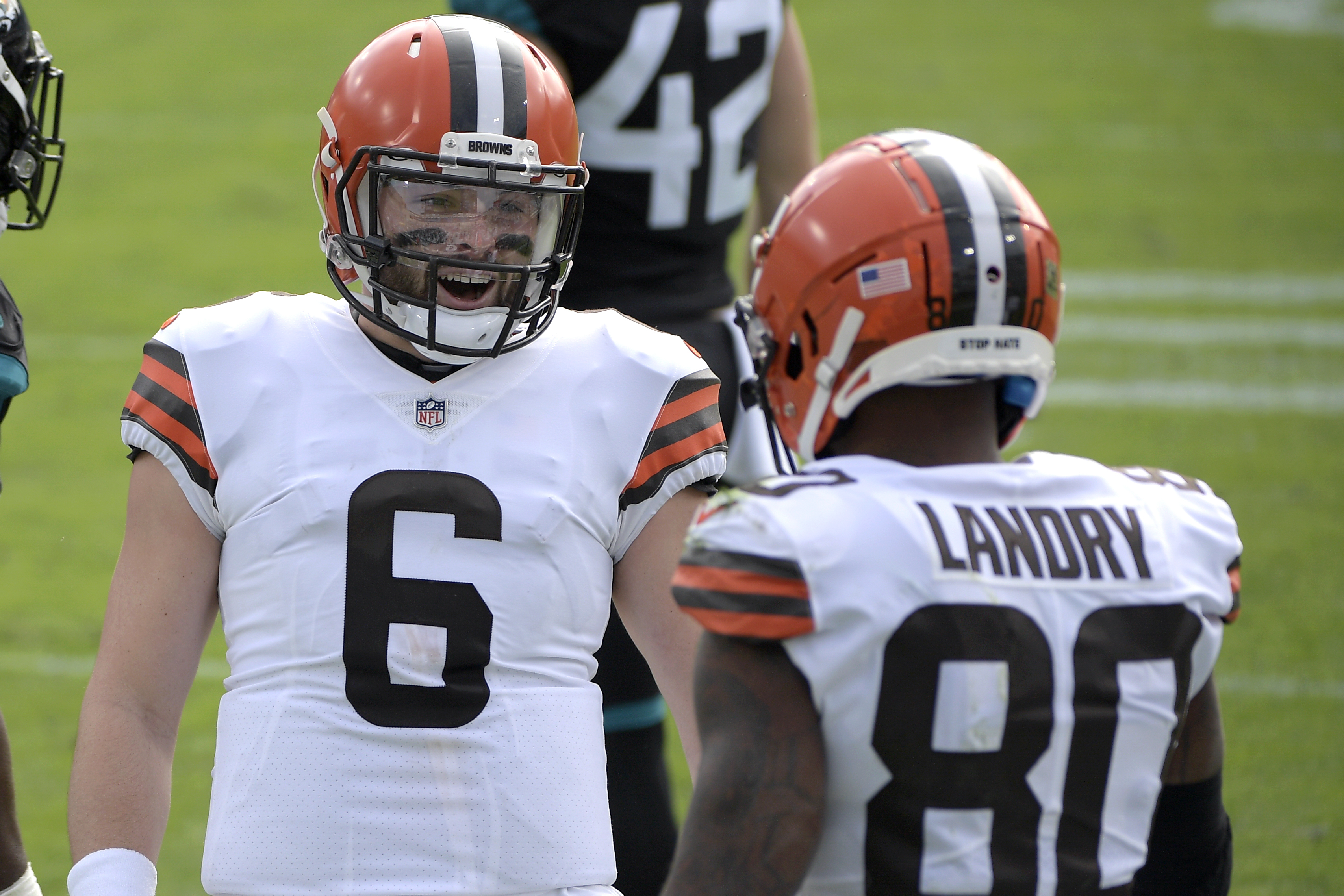 Browns survive late scare, hold on to beat Jaguars 27-25