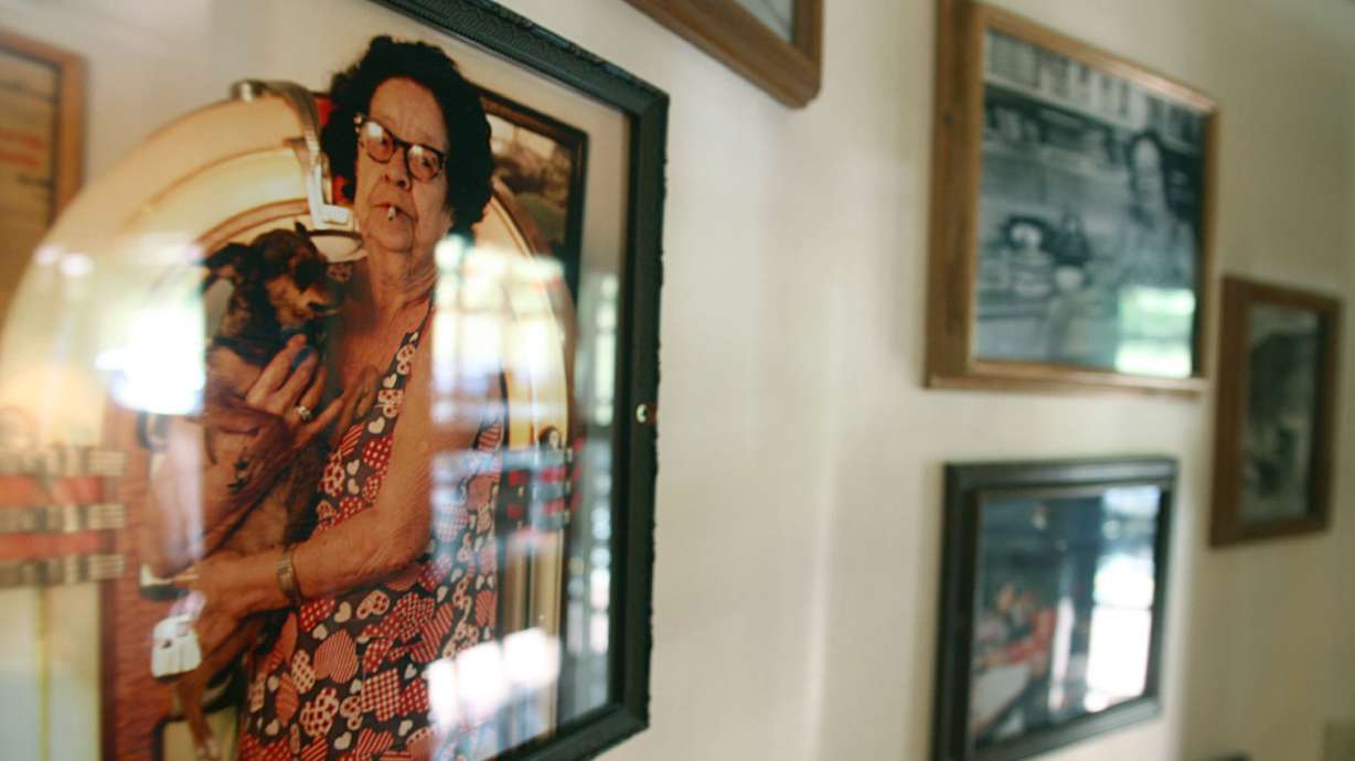 Restaurants turn to igloos, greenhouses, globes and more to keep outdoor options during pandemic