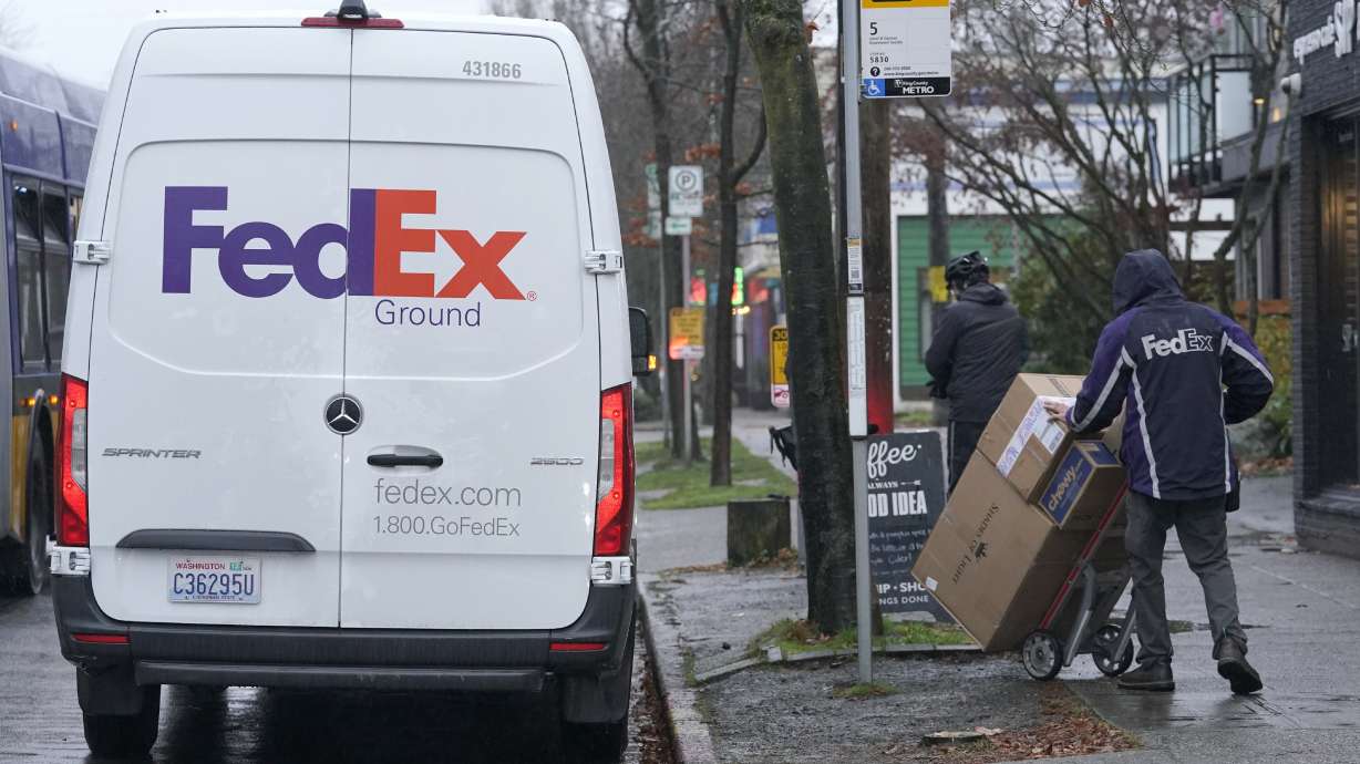 Retailers urge shoppers to buy early amid shipping crunch