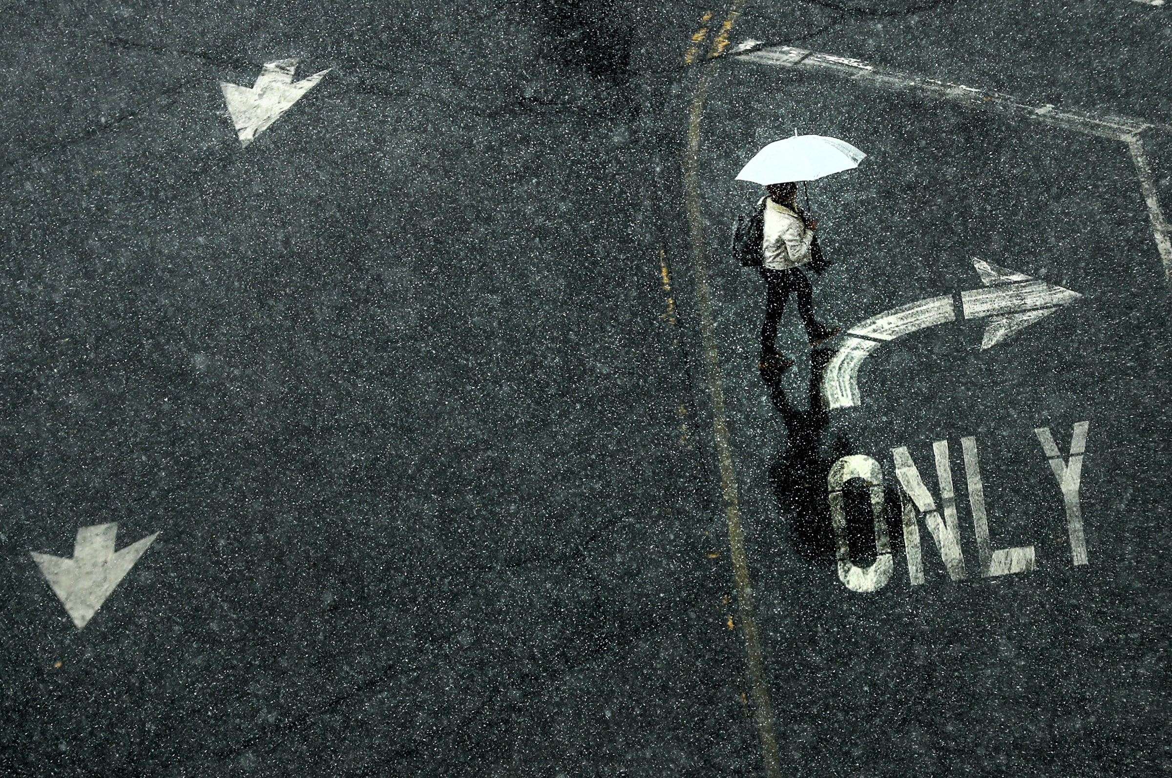 Overnight snow makes for slick, treacherous roads Saturday