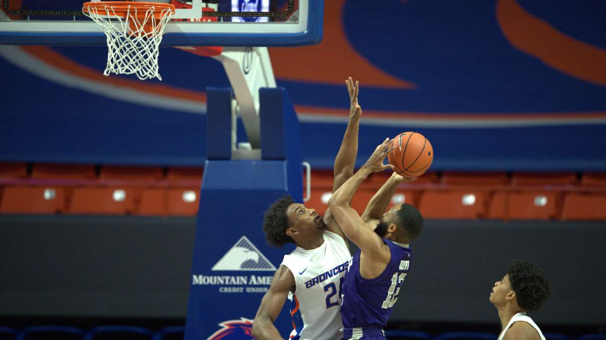 Boise State Men's Basketball vs Weber State, John Kelly photo