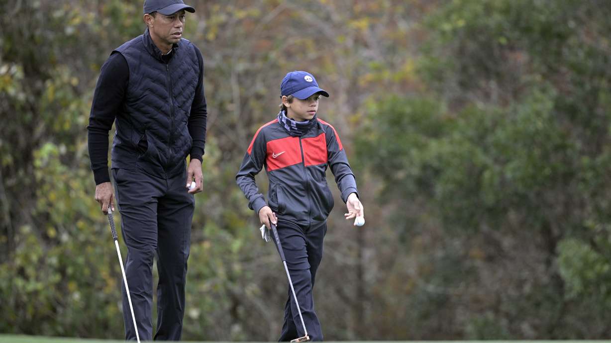 From father to son, Tiger Woods looking only for enjoyment
