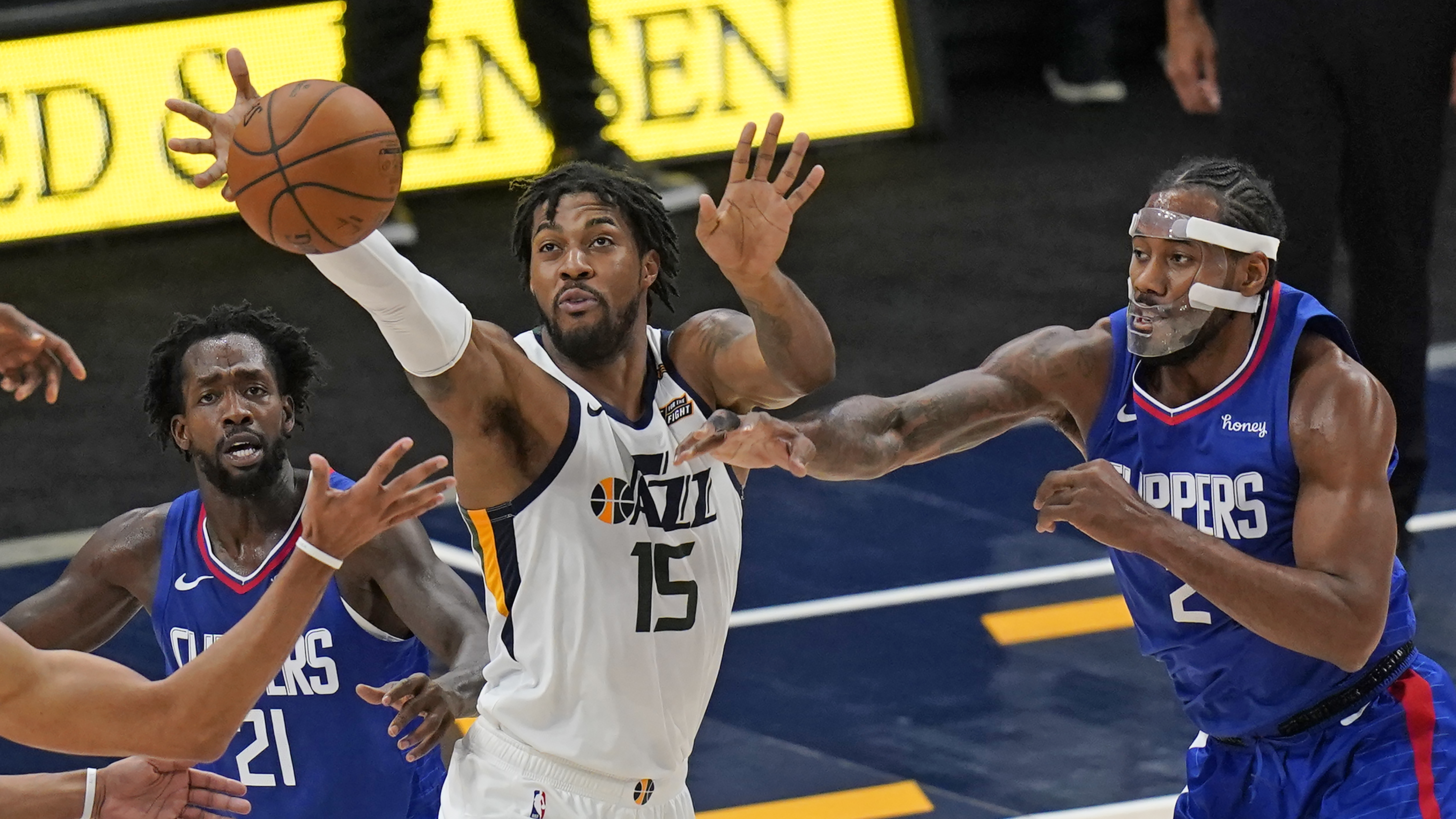 Derrick Favors shows just why the Jazz brought him back in win over Clippers