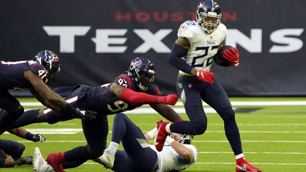 Henry passes 2K, Titans beat Texans 41-38 on late field goal