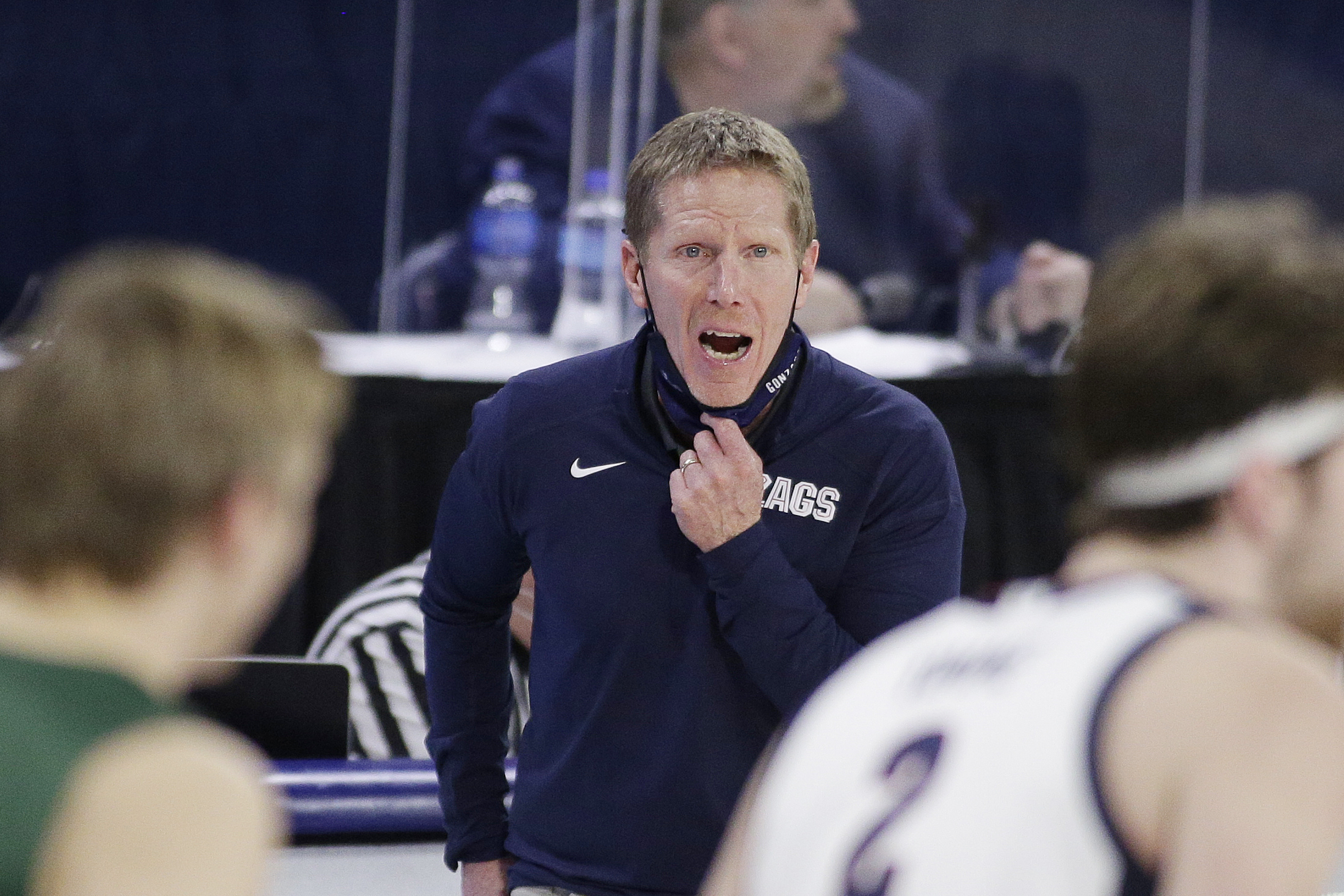 Gonzaga head coach Mark Few shouts to his players during the second half of an NCAA college basketball game against San Francisco in Spokane, Wash., Saturday, Jan. 2, 2021. (AP Photo/Young Kwak) [Jan-04-2021]