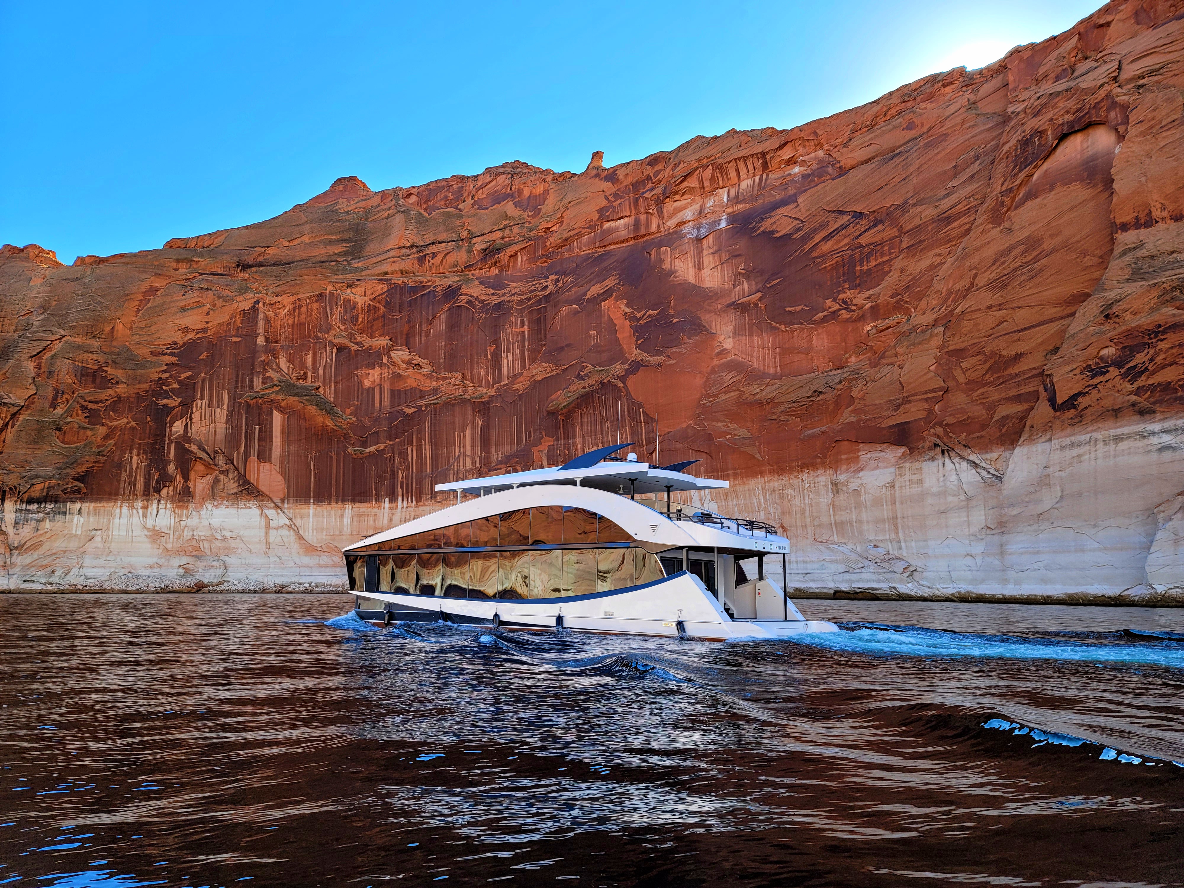 7 reasons a yacht on Lake Powell is the perfect cure for COVID isolation