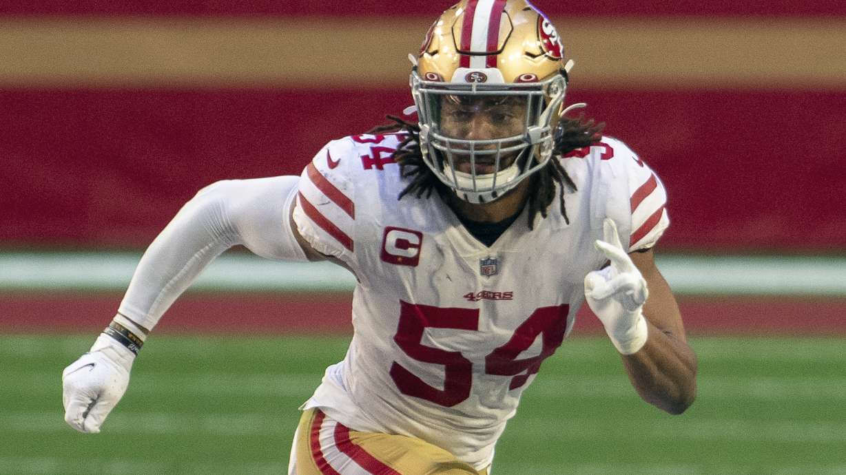 San Francisco 49ers middle linebacker Fred Warner (54) plays against the Seattle Seahawks during an NFL football game in Glendale, Ariz., in this Sunday, Jan. 3, 2021.