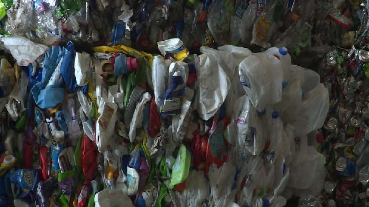 Recycling at Recycled Earth in Ogden in March 2019. Officials in Utah don't really know how much waste is getting recycled.